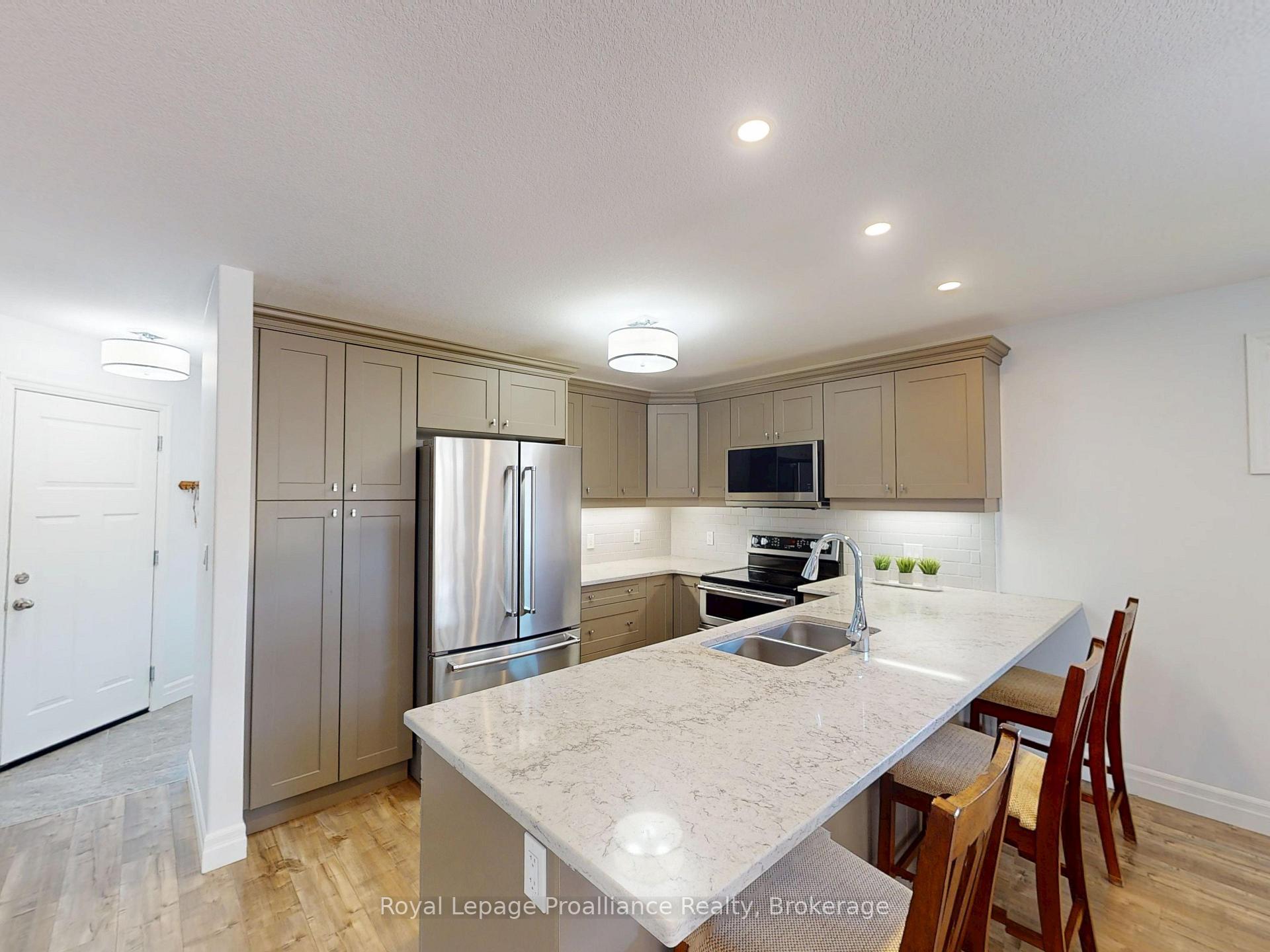 Photo 8 of 38 Mercedes Drive, Belleville, Belleville Ward — HOMEH