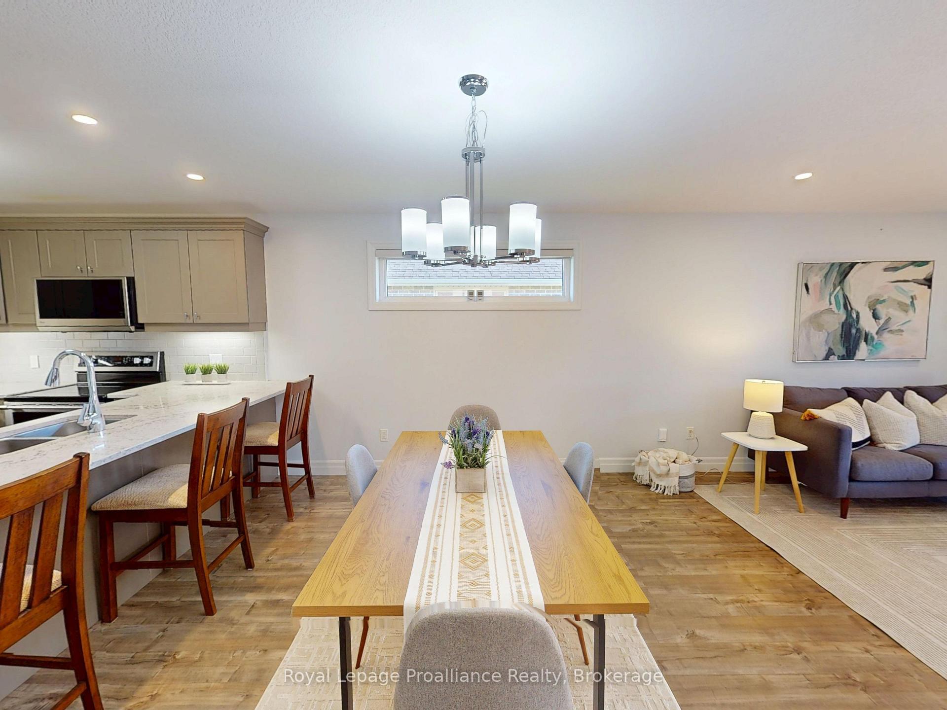 Photo 10 of 38 Mercedes Drive, Belleville, Belleville Ward — HOMEH