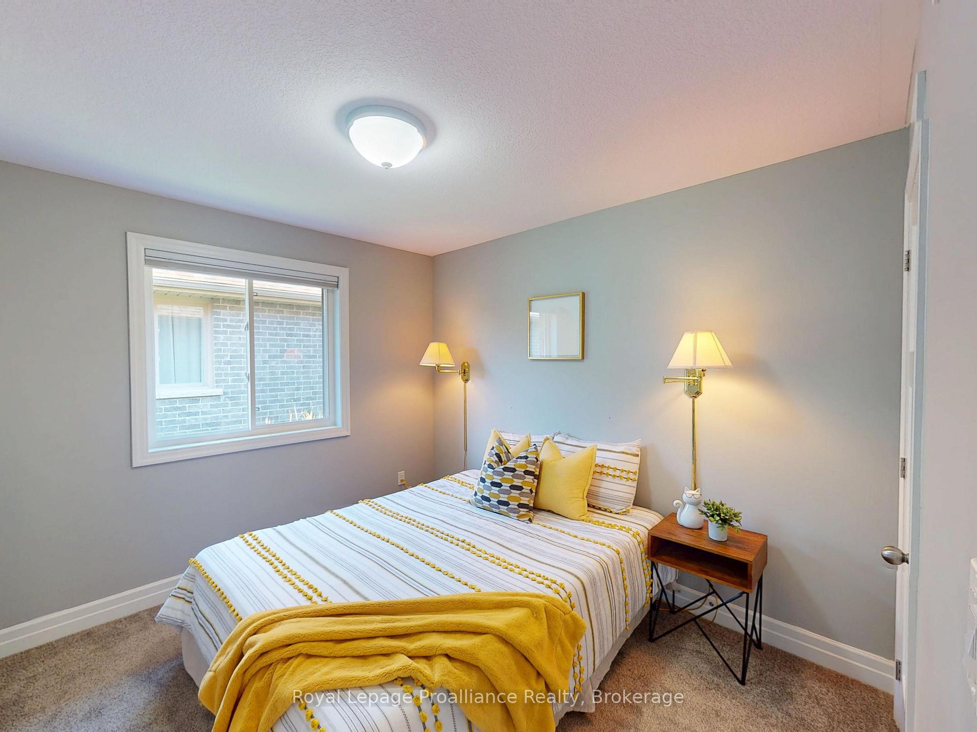 Photo 11 of 38 Mercedes Drive, Belleville, Belleville Ward — HOMEH