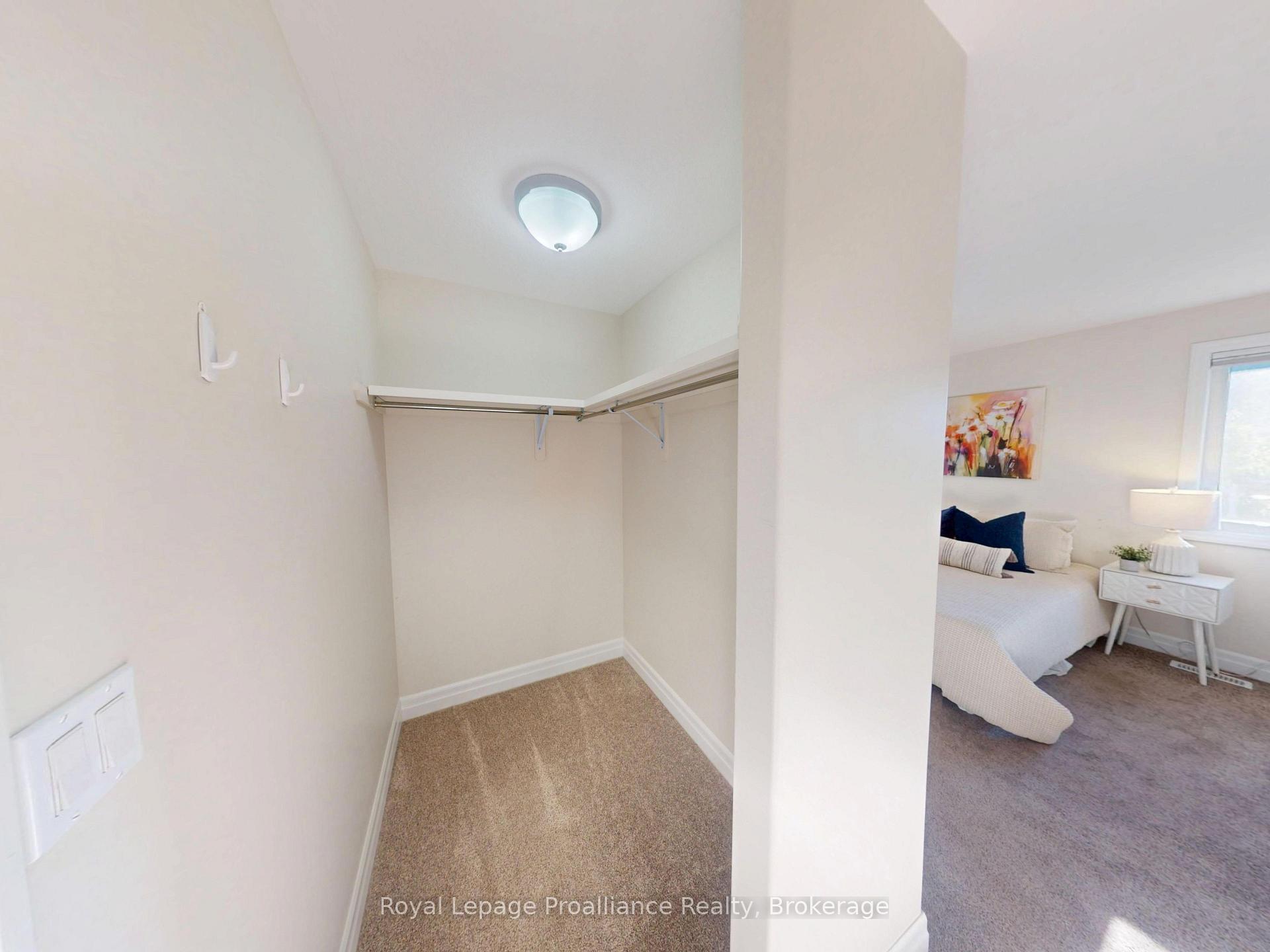 Photo 19 of 38 Mercedes Drive, Belleville, Belleville Ward — HOMEH