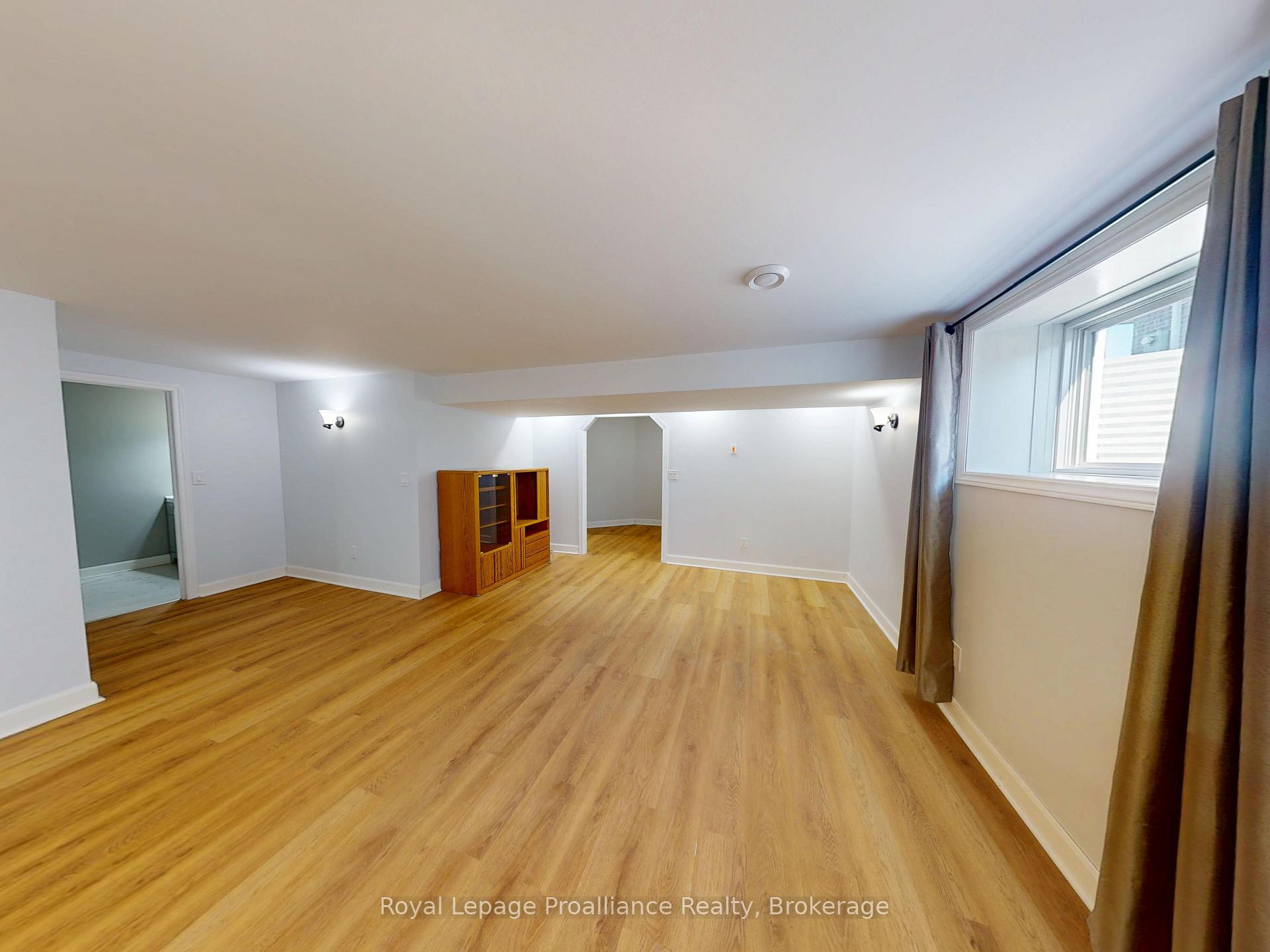 Photo 23 of 38 Mercedes Drive, Belleville, Belleville Ward — HOMEH
