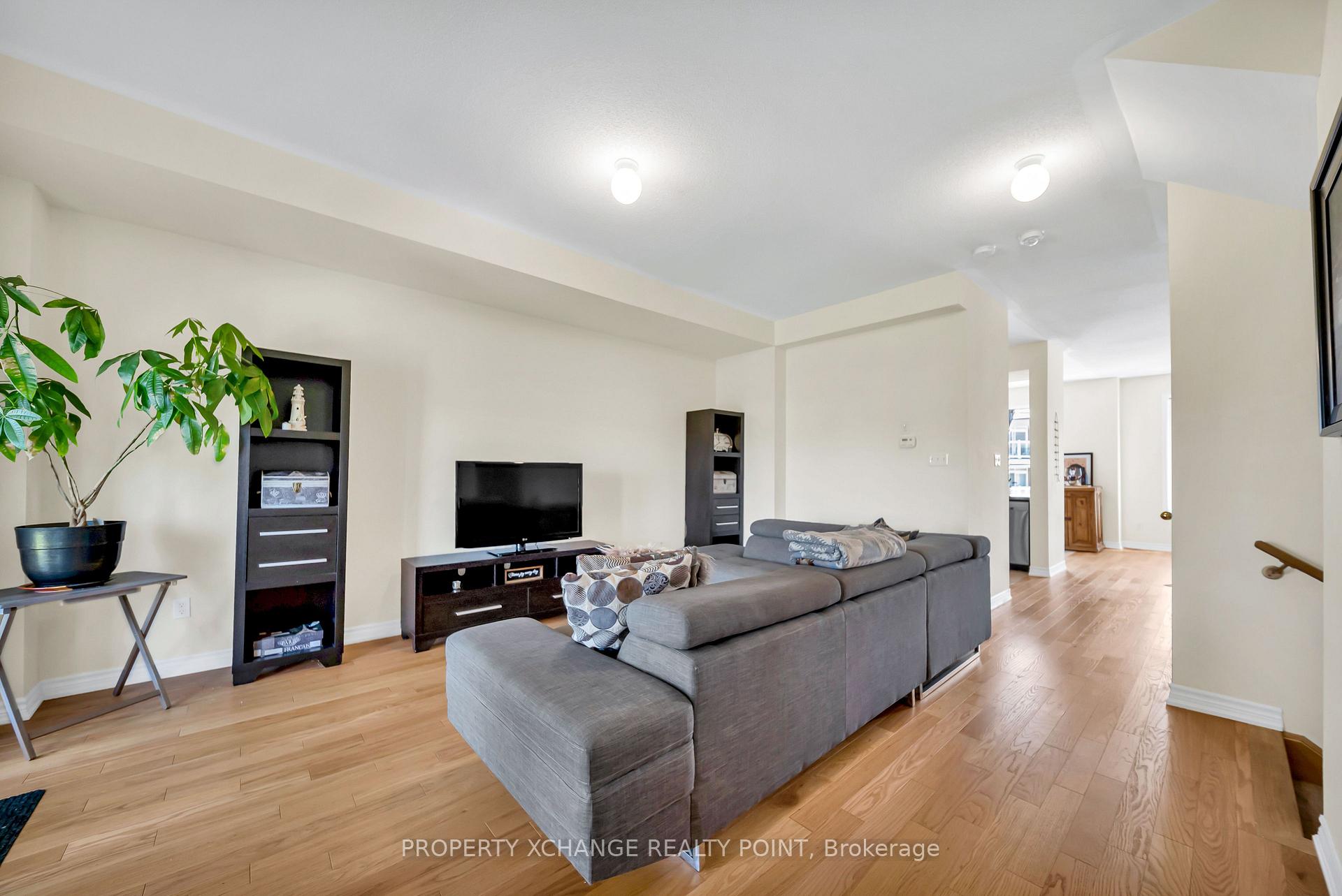 Photo 6 of Unit 603, 2540 William Jackson Drive, Pickering, Duffin Heights — HOMEH
