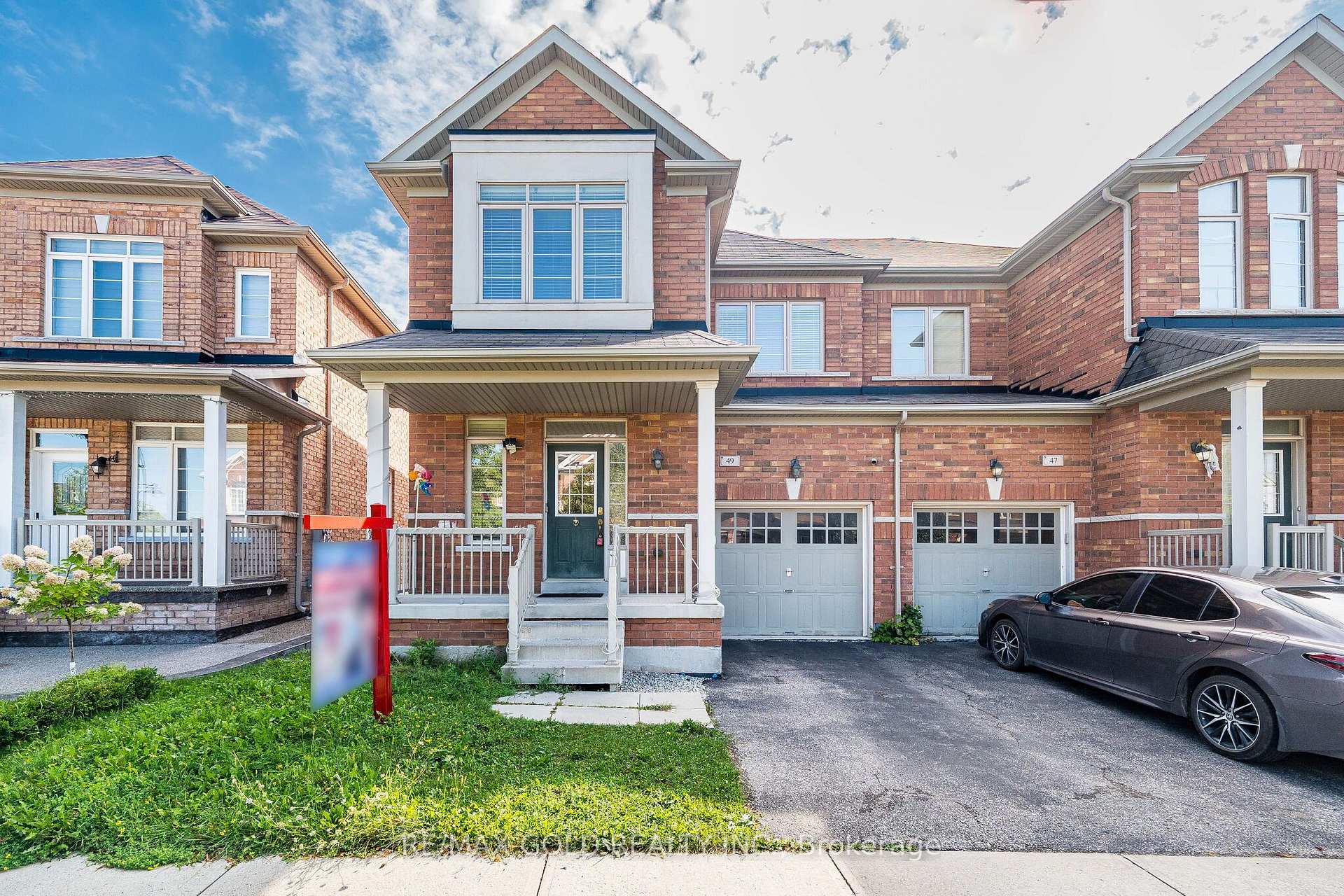 Photo 3 of 49 Baby Pointe Trail, Brampton, Northwest Brampton — HOMEH