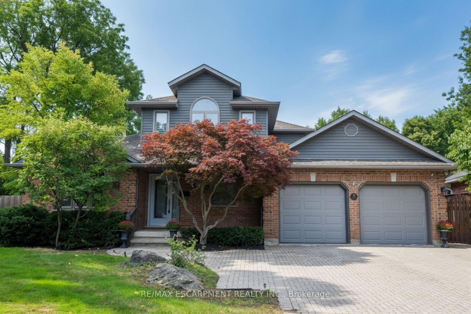 Photo 3 of 715 Bateman Court, Burlington, LaSalle — HOMEH