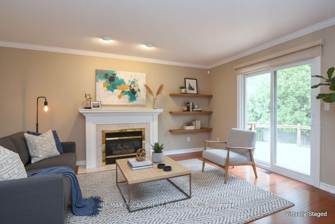 Photo 7 of 715 Bateman Court, Burlington, LaSalle — HOMEH
