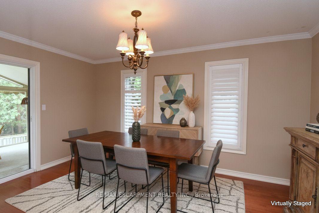 Photo 10 of 715 Bateman Court, Burlington, LaSalle — HOMEH