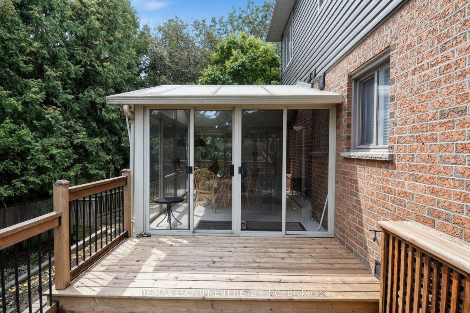 Photo 15 of 715 Bateman Court, Burlington, LaSalle — HOMEH