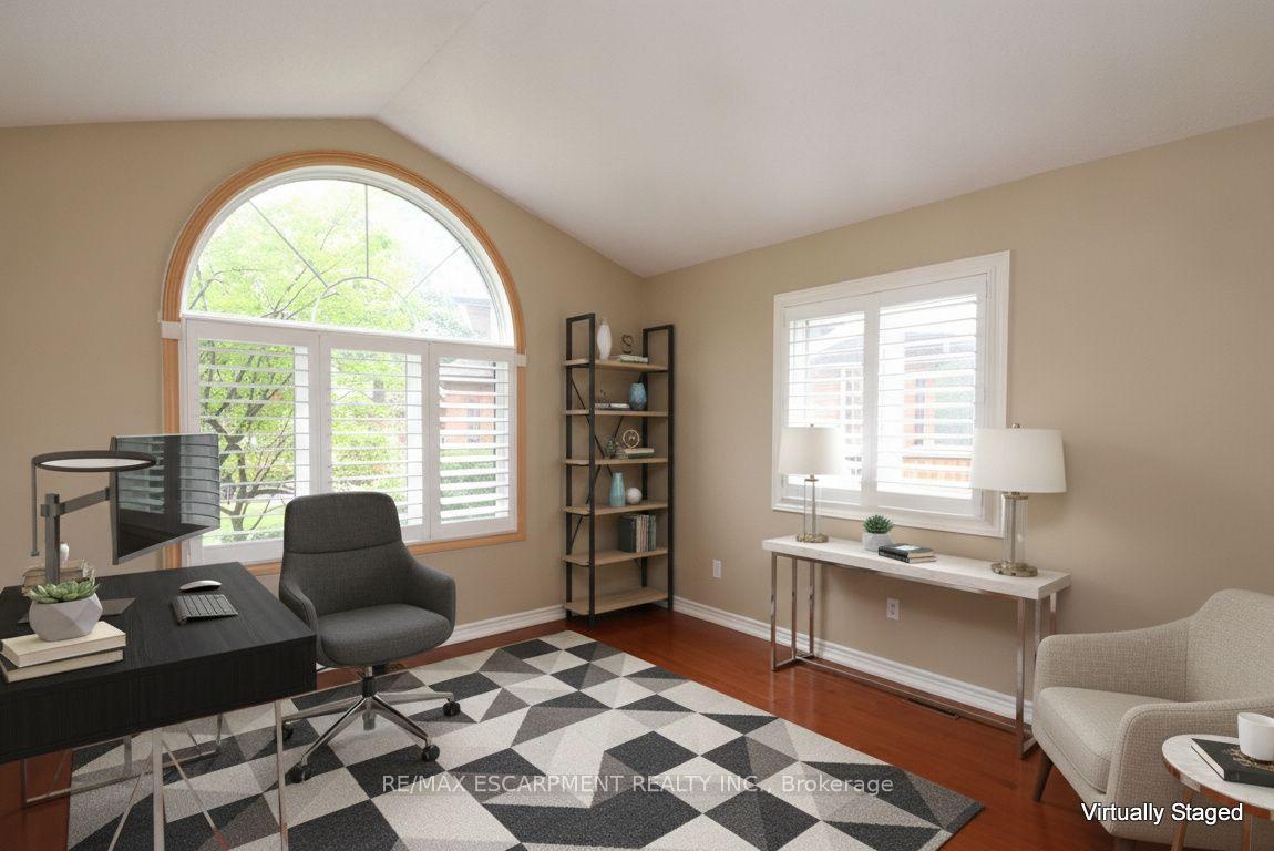 Photo 17 of 715 Bateman Court, Burlington, LaSalle — HOMEH