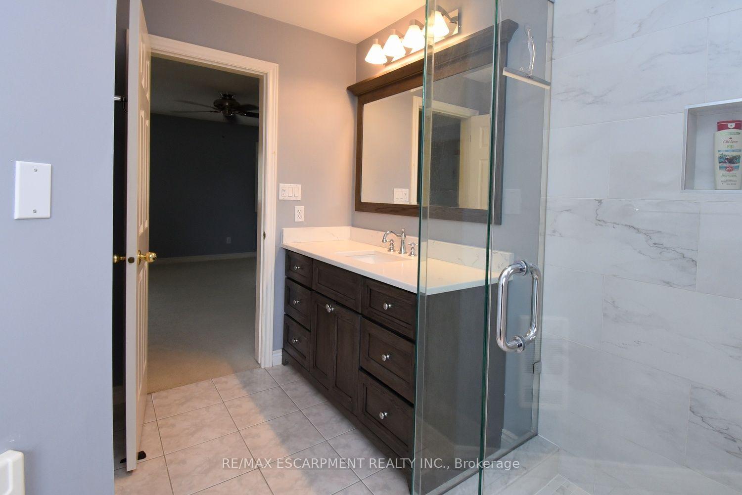Photo 30 of 715 Bateman Court, Burlington, LaSalle — HOMEH