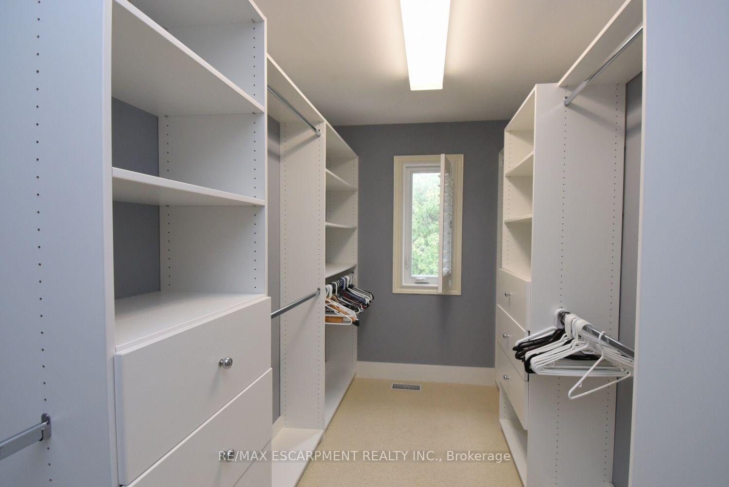 Photo 31 of 715 Bateman Court, Burlington, LaSalle — HOMEH
