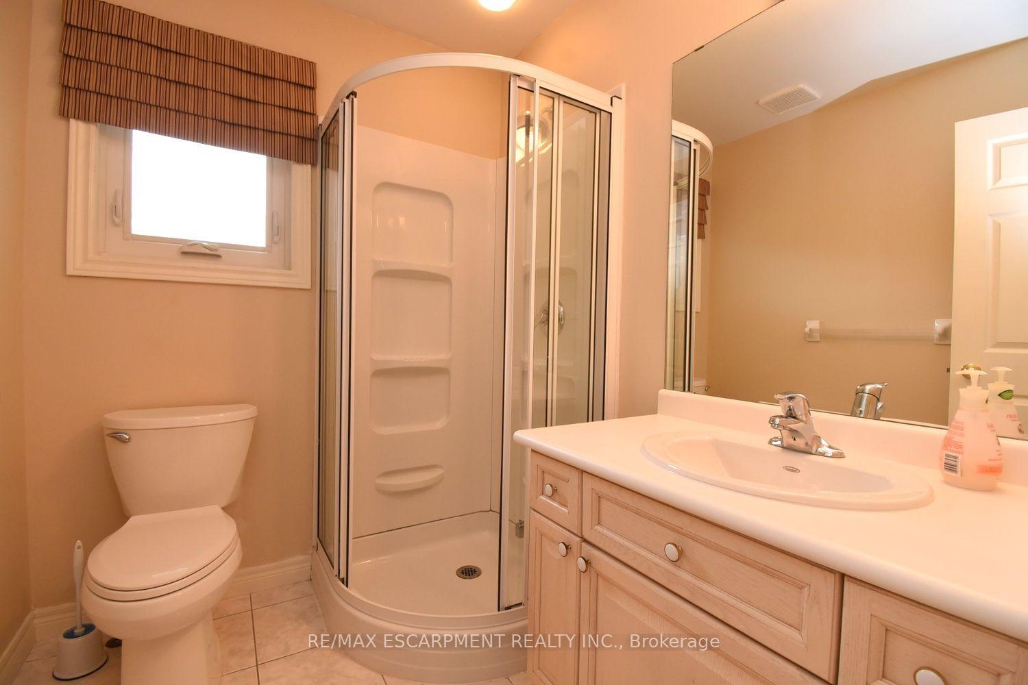 Photo 33 of 715 Bateman Court, Burlington, LaSalle — HOMEH
