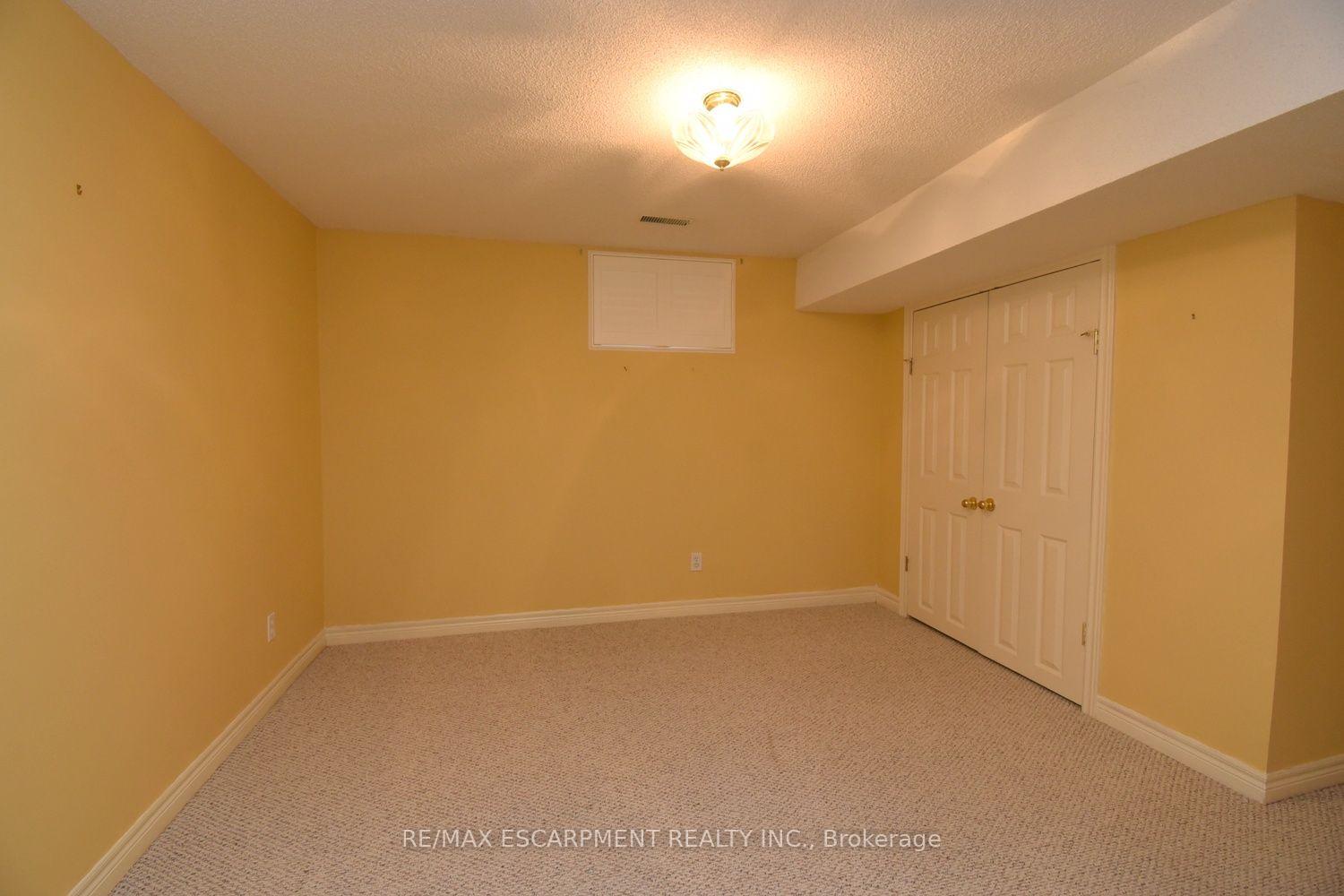 Photo 35 of 715 Bateman Court, Burlington, LaSalle — HOMEH