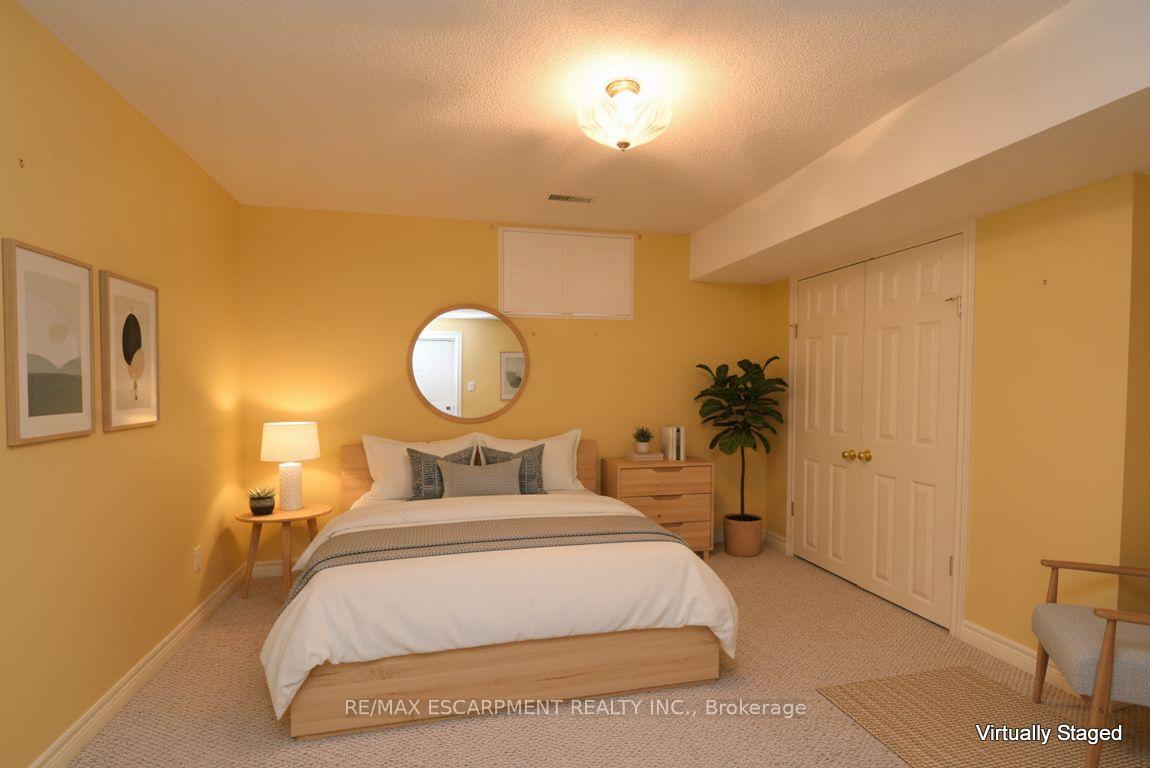 Photo 36 of 715 Bateman Court, Burlington, LaSalle — HOMEH
