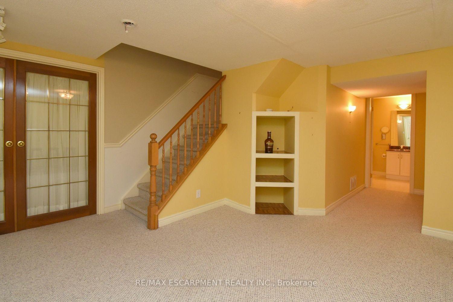 Photo 37 of 715 Bateman Court, Burlington, LaSalle — HOMEH