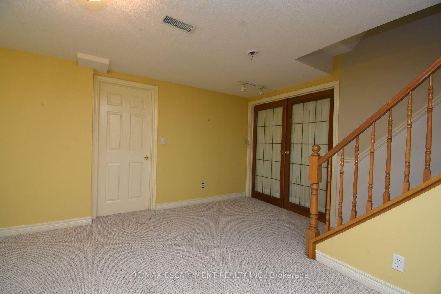 Photo 38 of 715 Bateman Court, Burlington, LaSalle — HOMEH