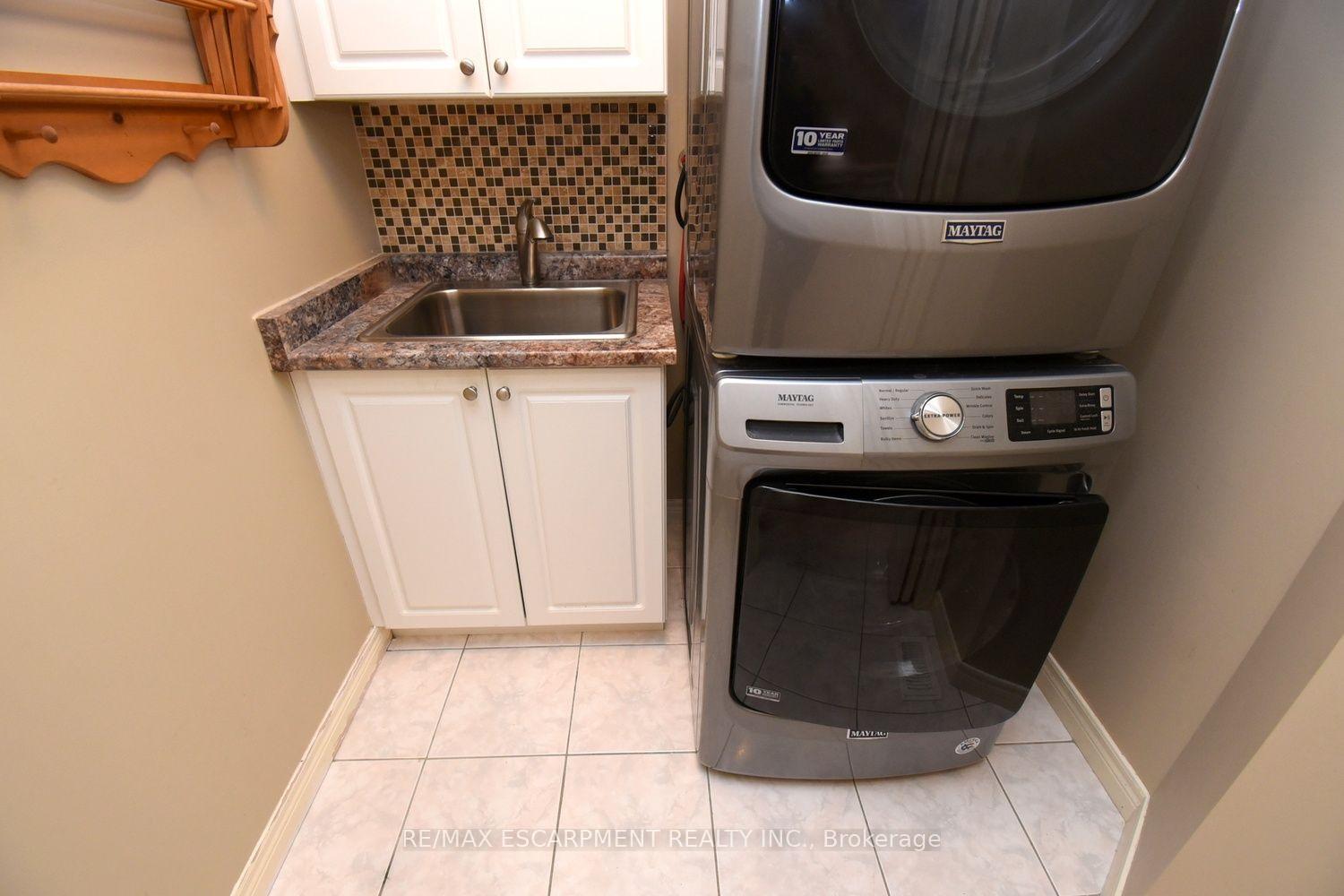 Photo 39 of 715 Bateman Court, Burlington, LaSalle — HOMEH