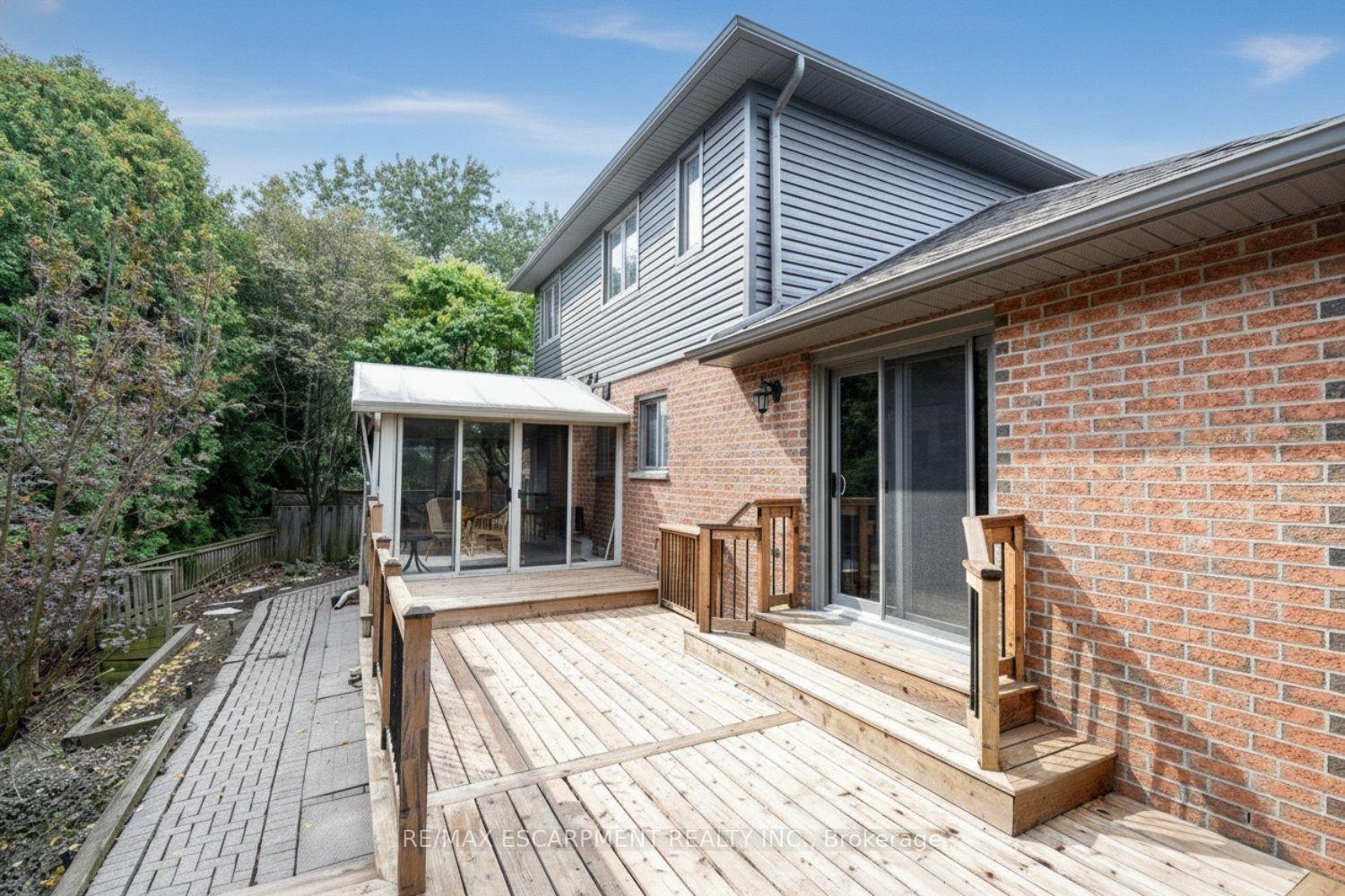 Photo 40 of 715 Bateman Court, Burlington, LaSalle — HOMEH
