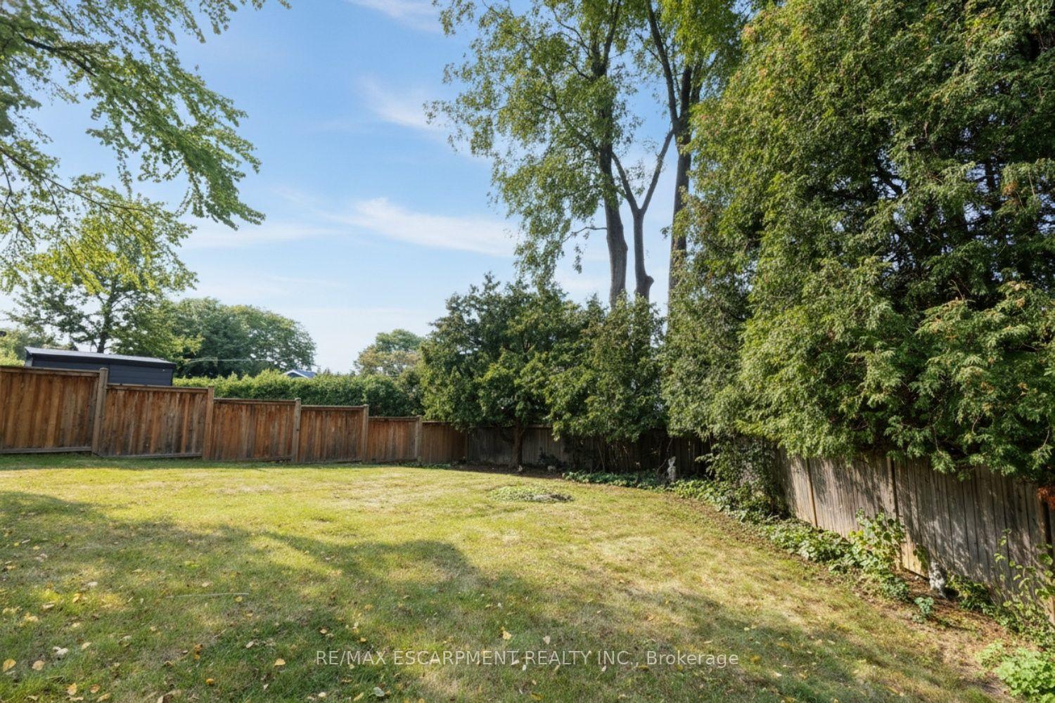 Photo 44 of 715 Bateman Court, Burlington, LaSalle — HOMEH