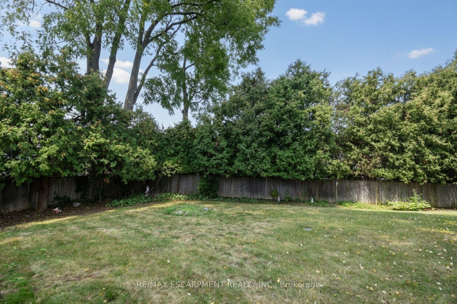 Photo 46 of 715 Bateman Court, Burlington, LaSalle — HOMEH