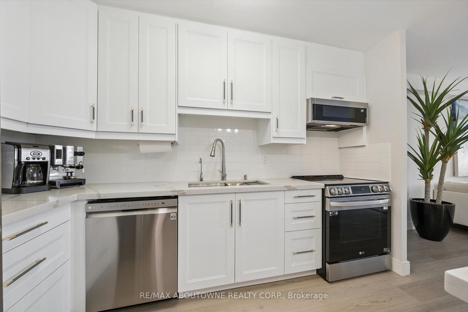 Photo 5 of Unit 1006, 81 Millside Drive, Milton, Old Milton — HOMEH