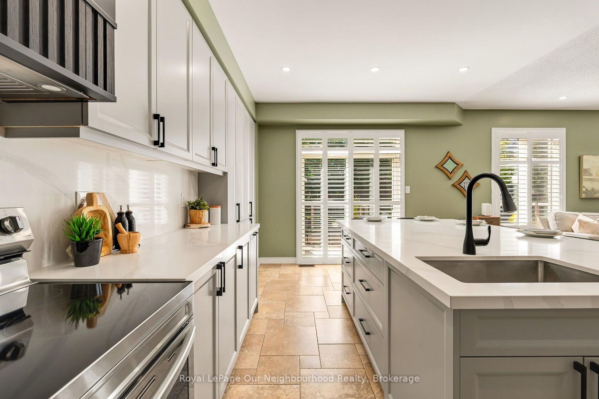 Photo 16 of 38 Worden Drive, Clarington, Courtice — HOMEH