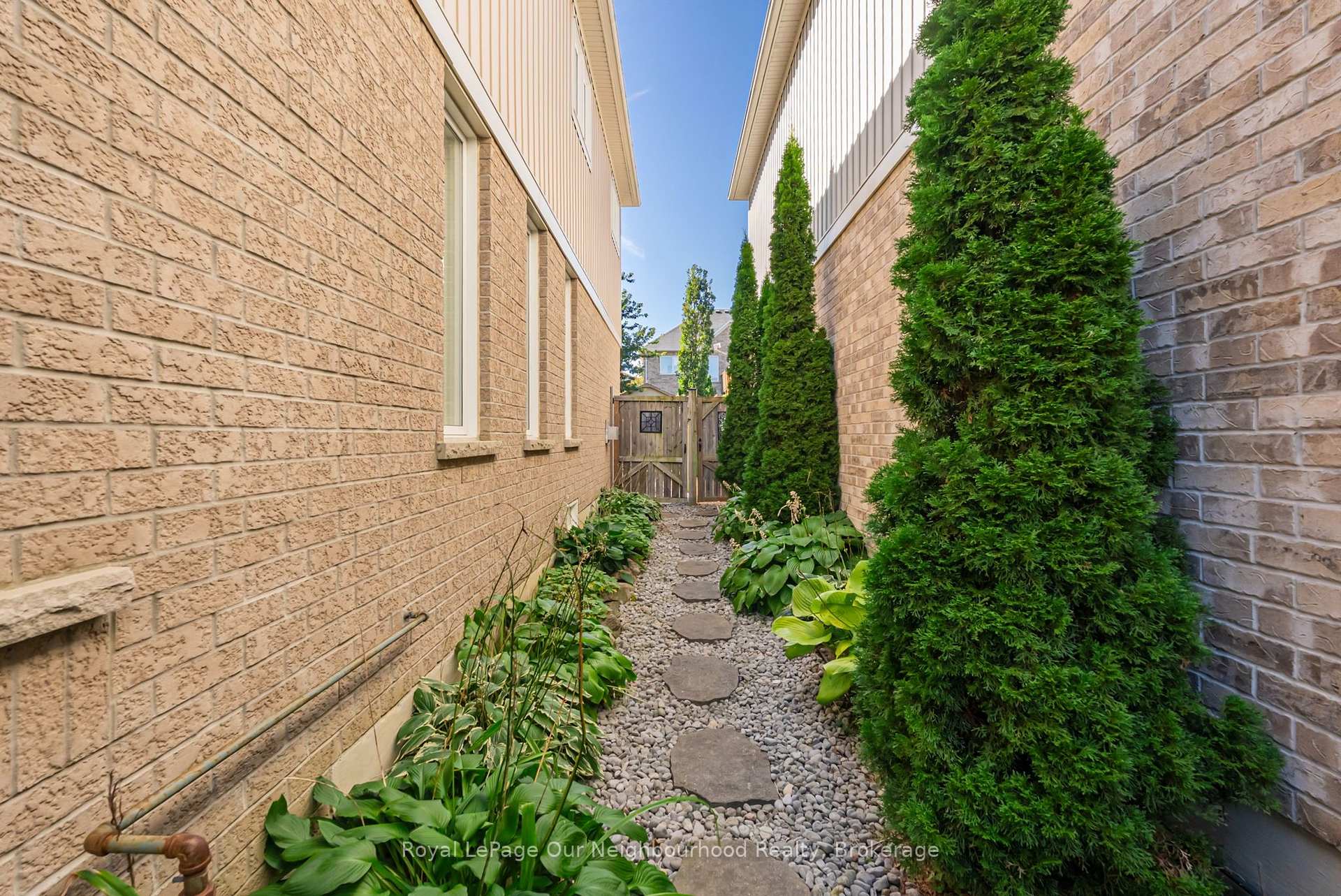 Photo 36 of 38 Worden Drive, Clarington, Courtice — HOMEH