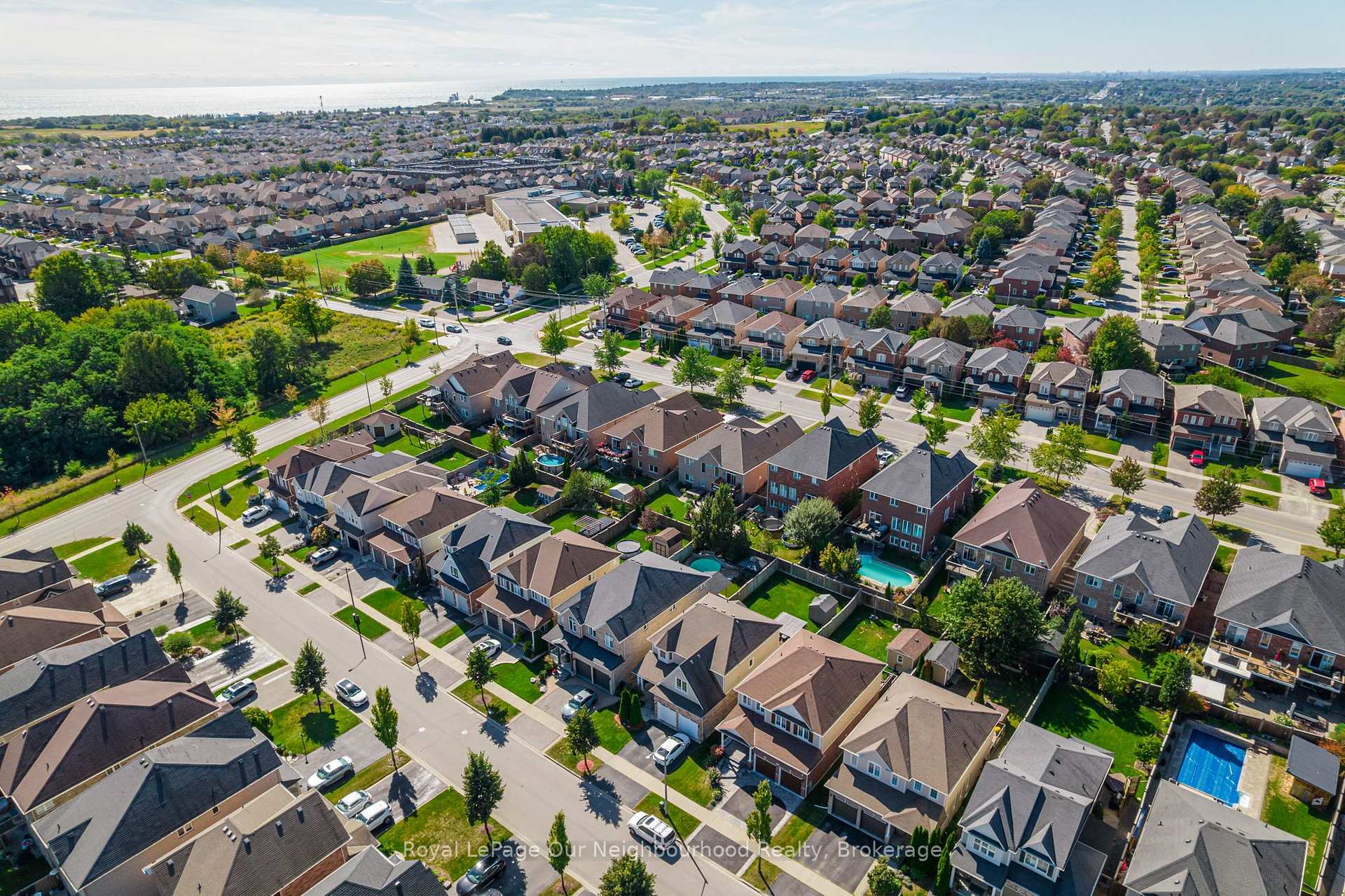 Photo 43 of 38 Worden Drive, Clarington, Courtice — HOMEH