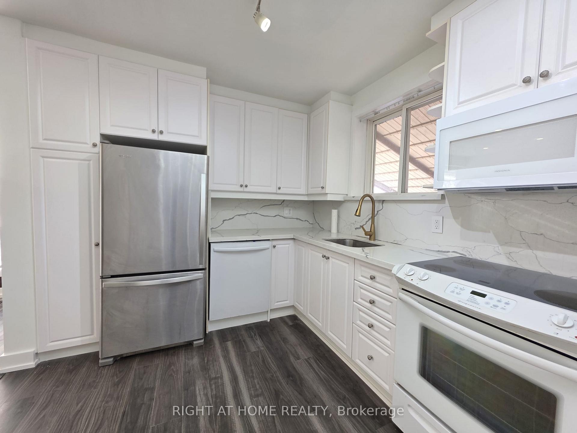 Photo 3 of 274 Mcconvey Drive, Richmond Hill, Crosby — HOMEH