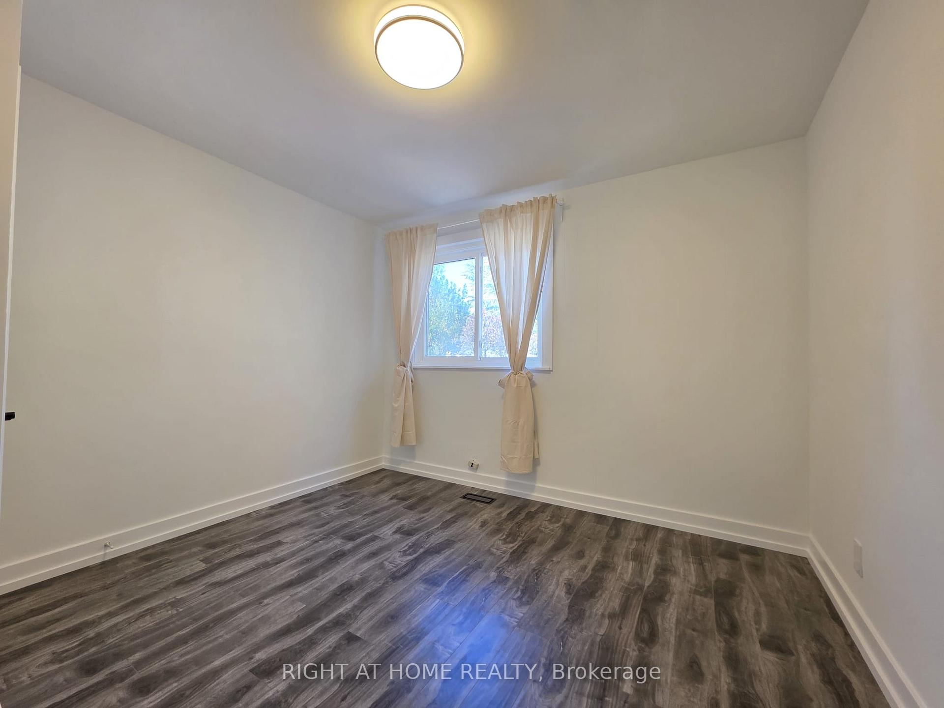 Photo 5 of 274 Mcconvey Drive, Richmond Hill, Crosby — HOMEH
