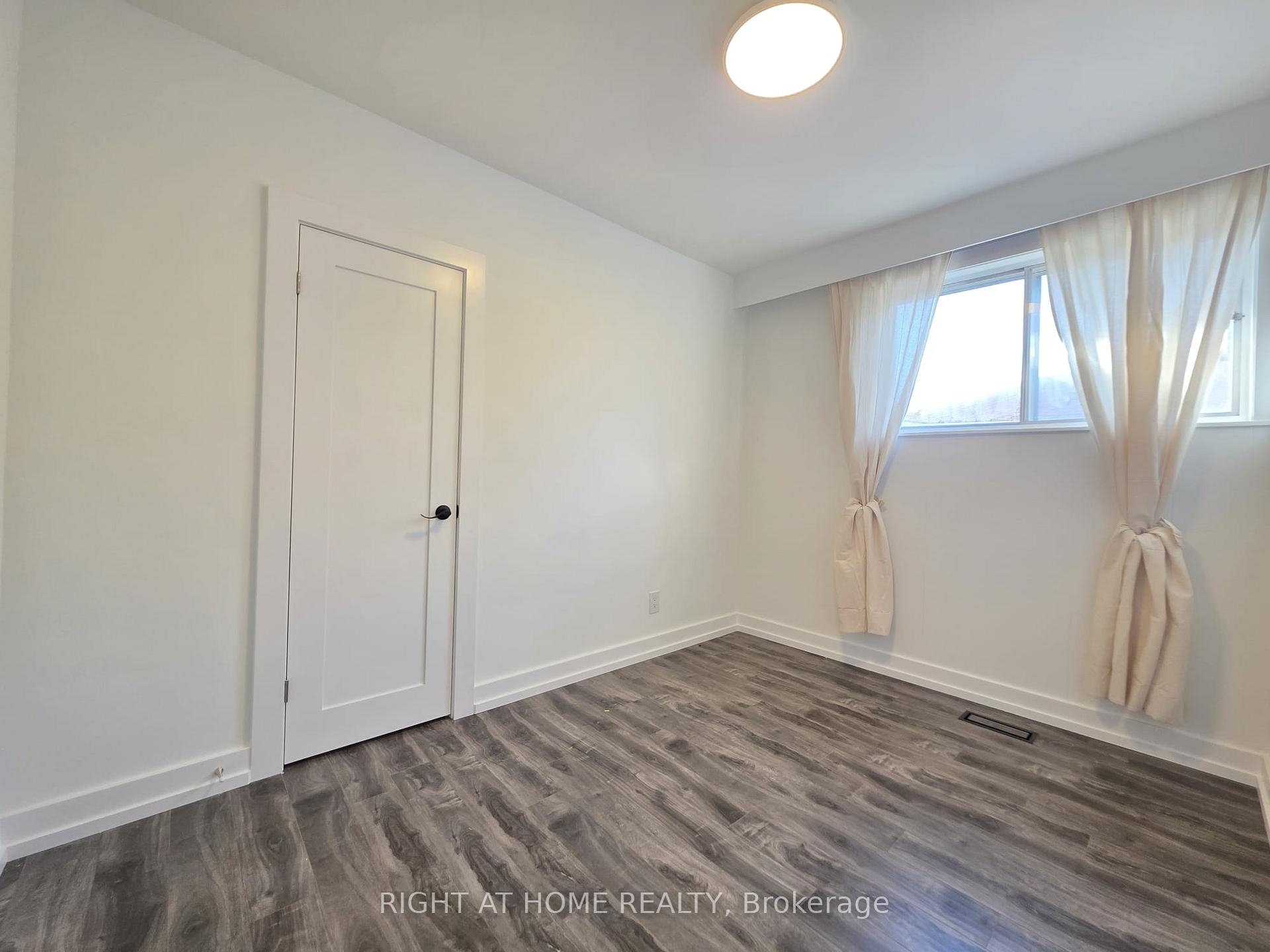 Photo 6 of 274 Mcconvey Drive, Richmond Hill, Crosby — HOMEH