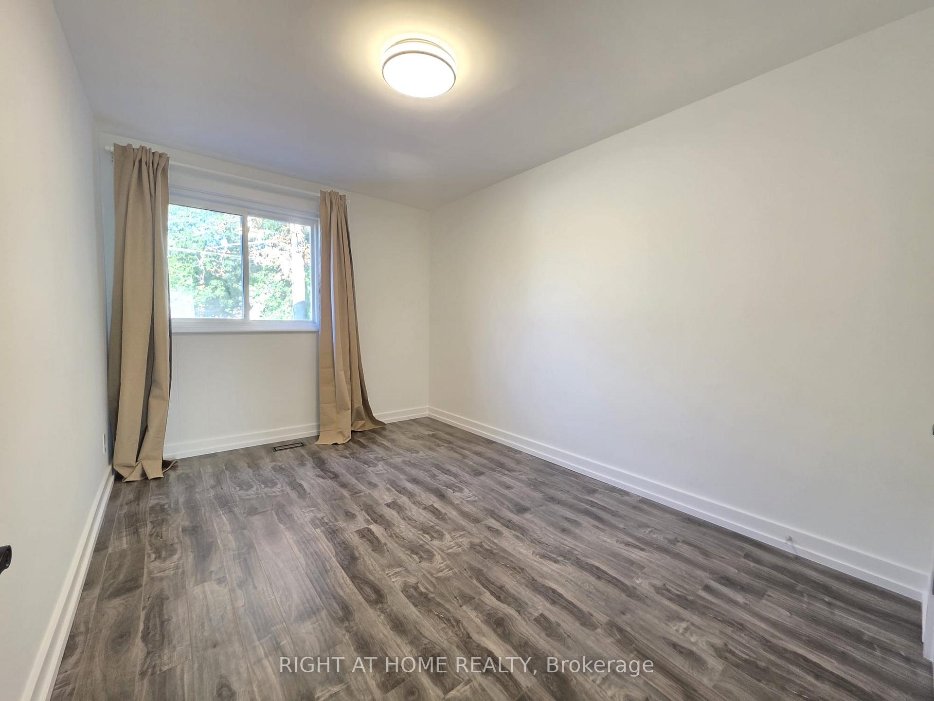 Photo 8 of 274 Mcconvey Drive, Richmond Hill, Crosby — HOMEH