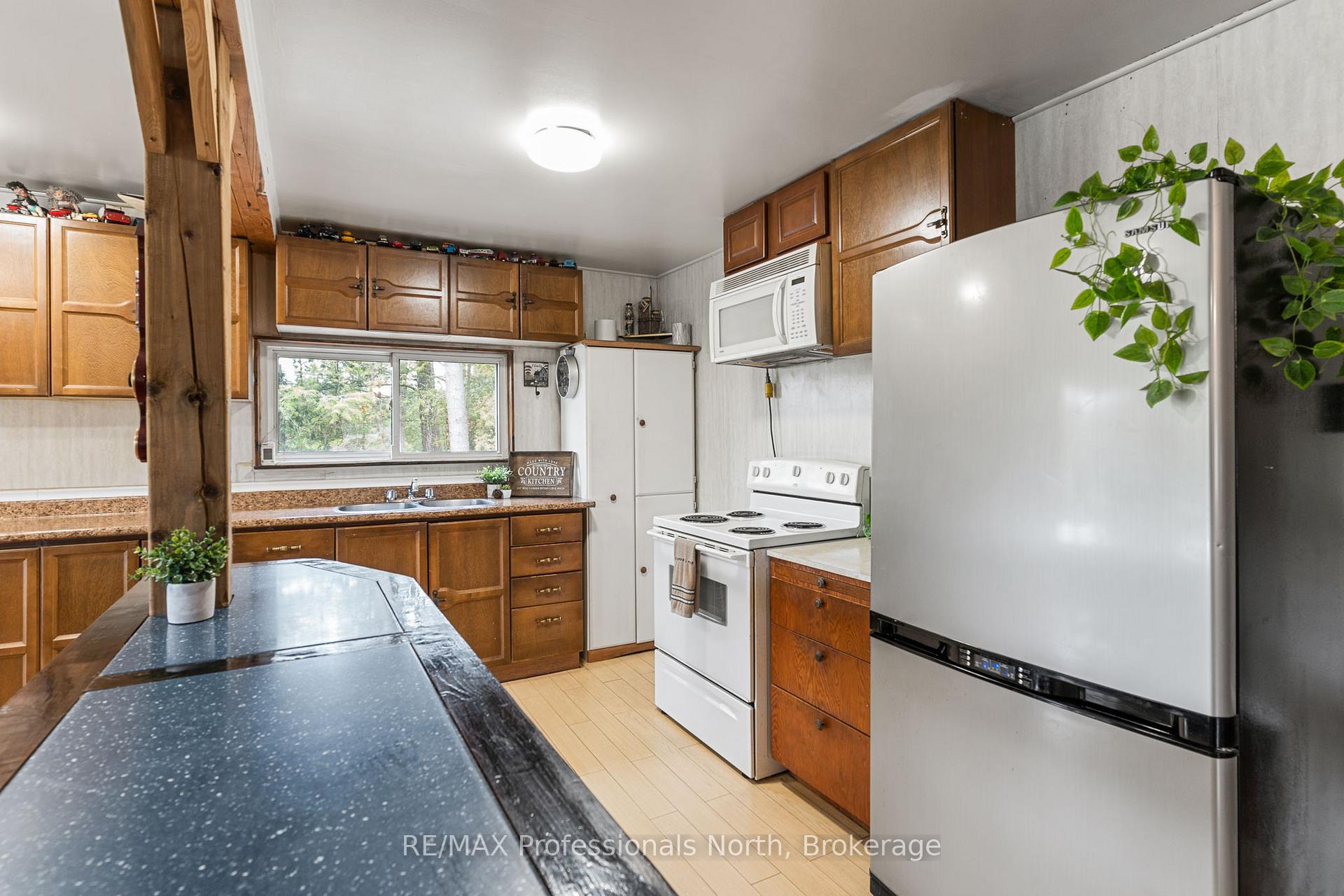 Photo 11 of 1024 Ranta Trail, Minden Hills, Snowdon — HOMEH