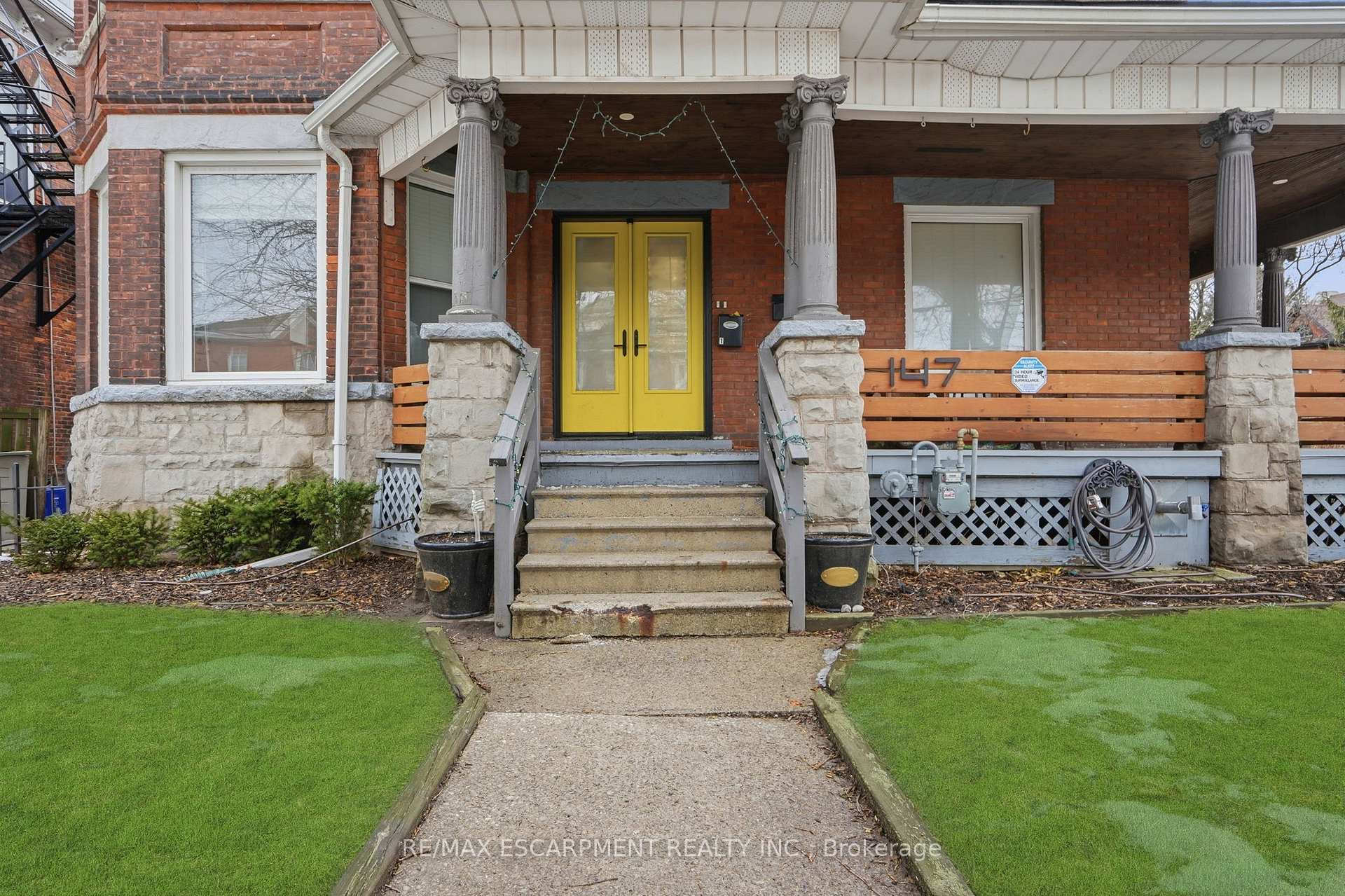 Photo 5 of 147 Emerald Street S, Hamilton, Stinson — HOMEH