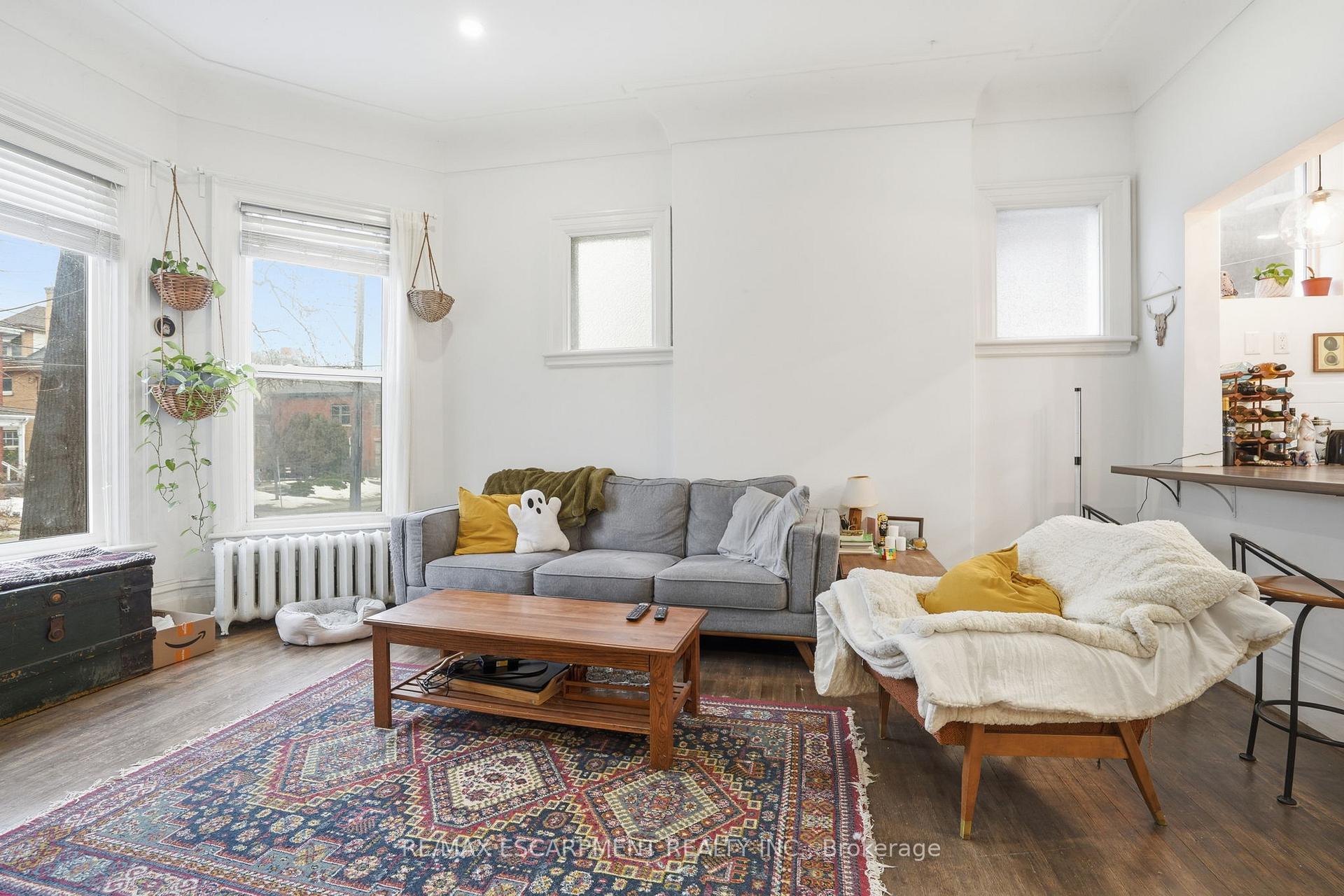 Photo 8 of 147 Emerald Street S, Hamilton, Stinson — HOMEH