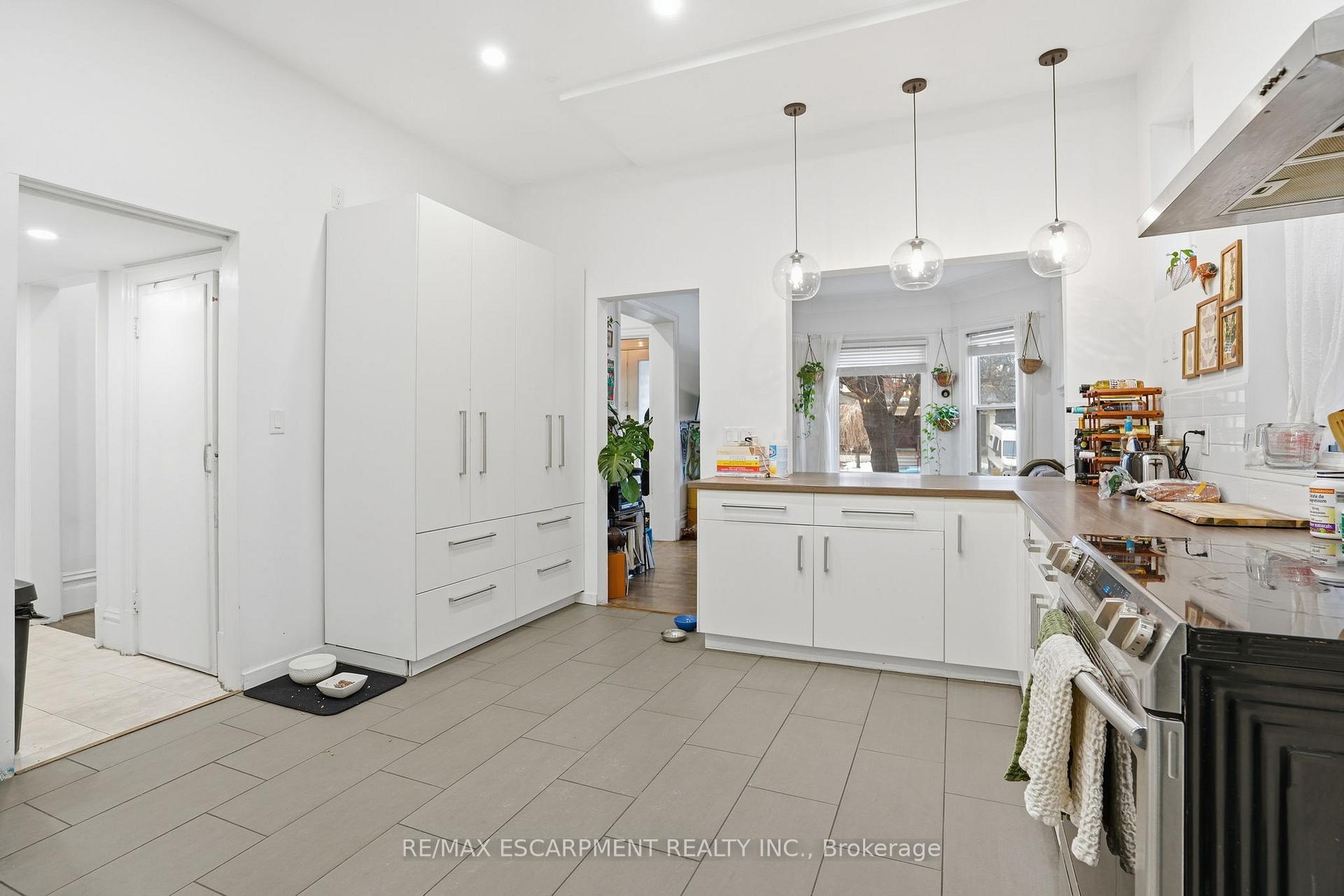 Photo 12 of 147 Emerald Street S, Hamilton, Stinson — HOMEH