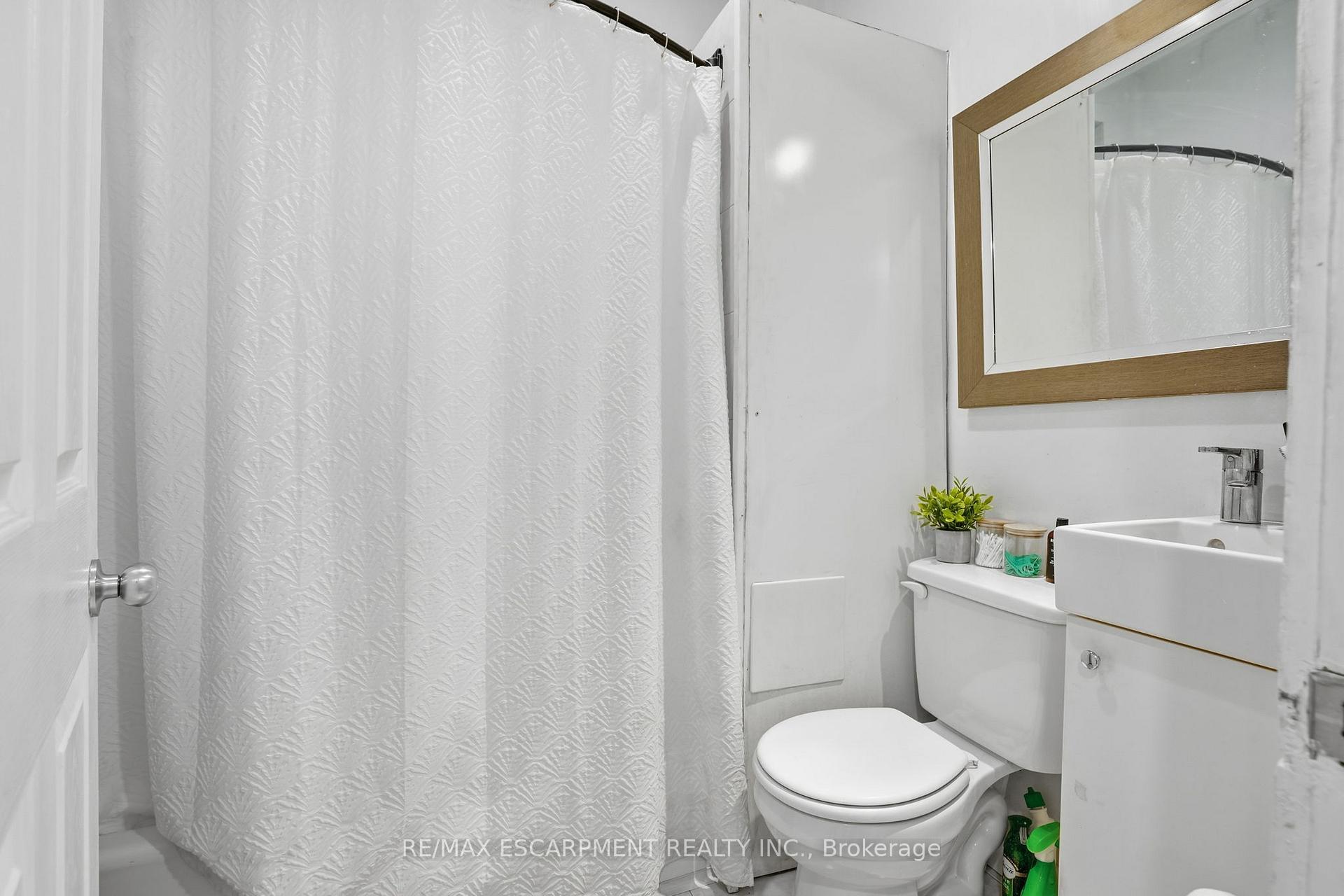 Photo 14 of 147 Emerald Street S, Hamilton, Stinson — HOMEH