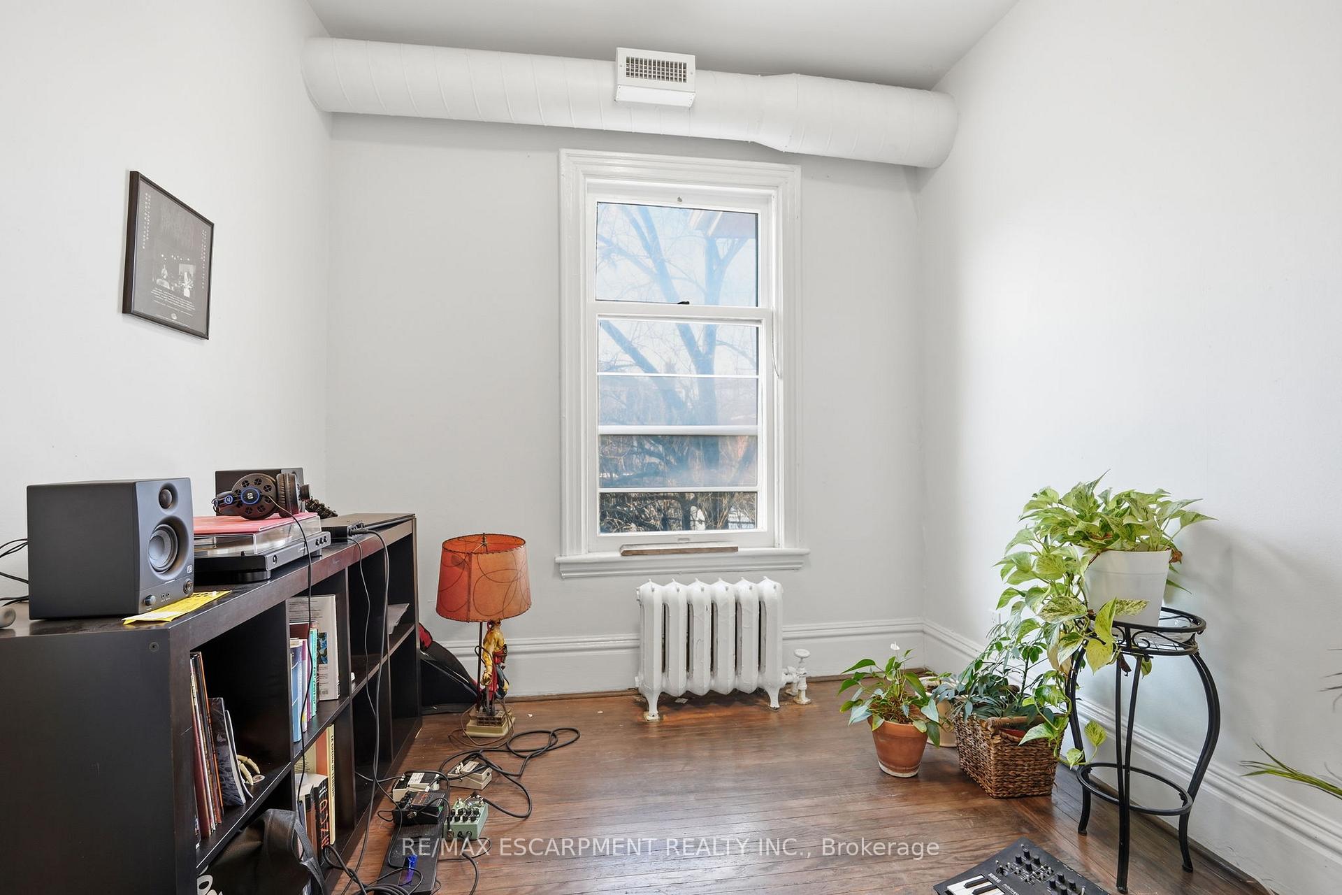 Photo 23 of 147 Emerald Street S, Hamilton, Stinson — HOMEH