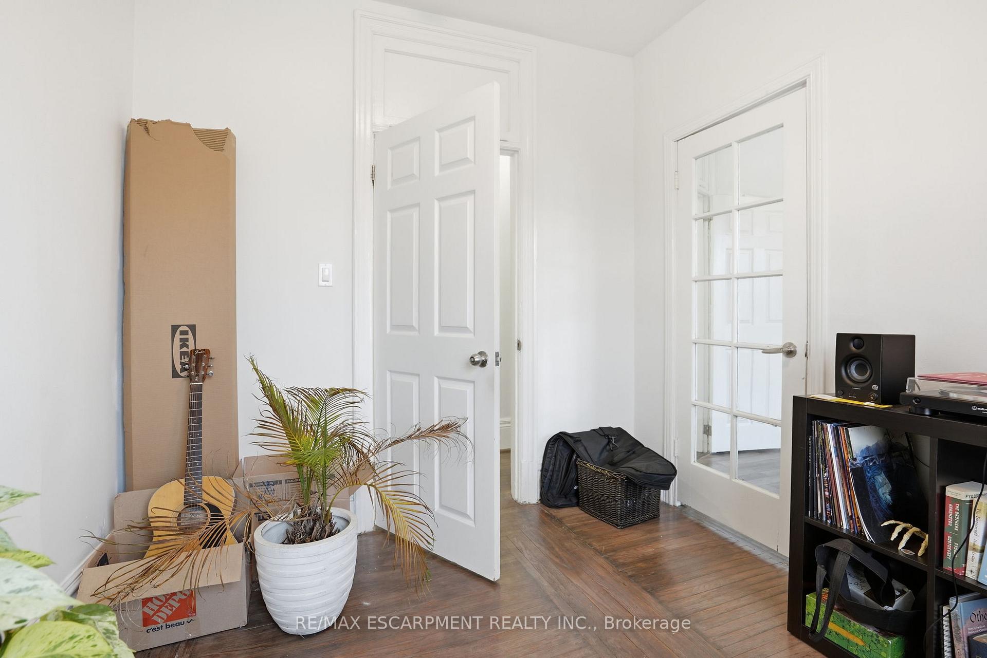 Photo 24 of 147 Emerald Street S, Hamilton, Stinson — HOMEH