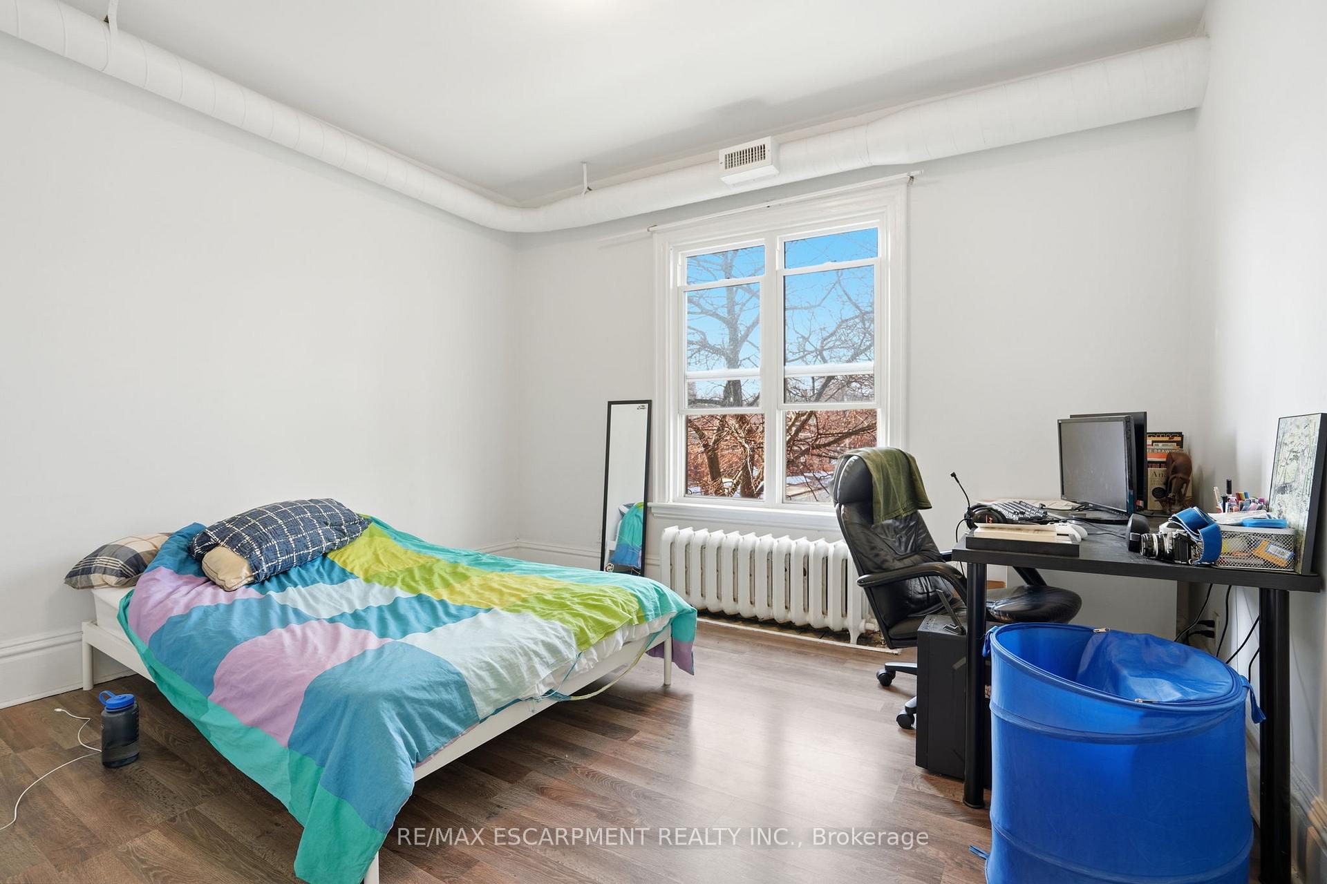 Photo 25 of 147 Emerald Street S, Hamilton, Stinson — HOMEH