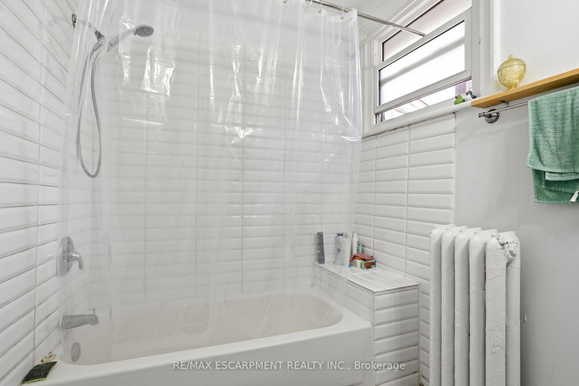 Photo 27 of 147 Emerald Street S, Hamilton, Stinson — HOMEH