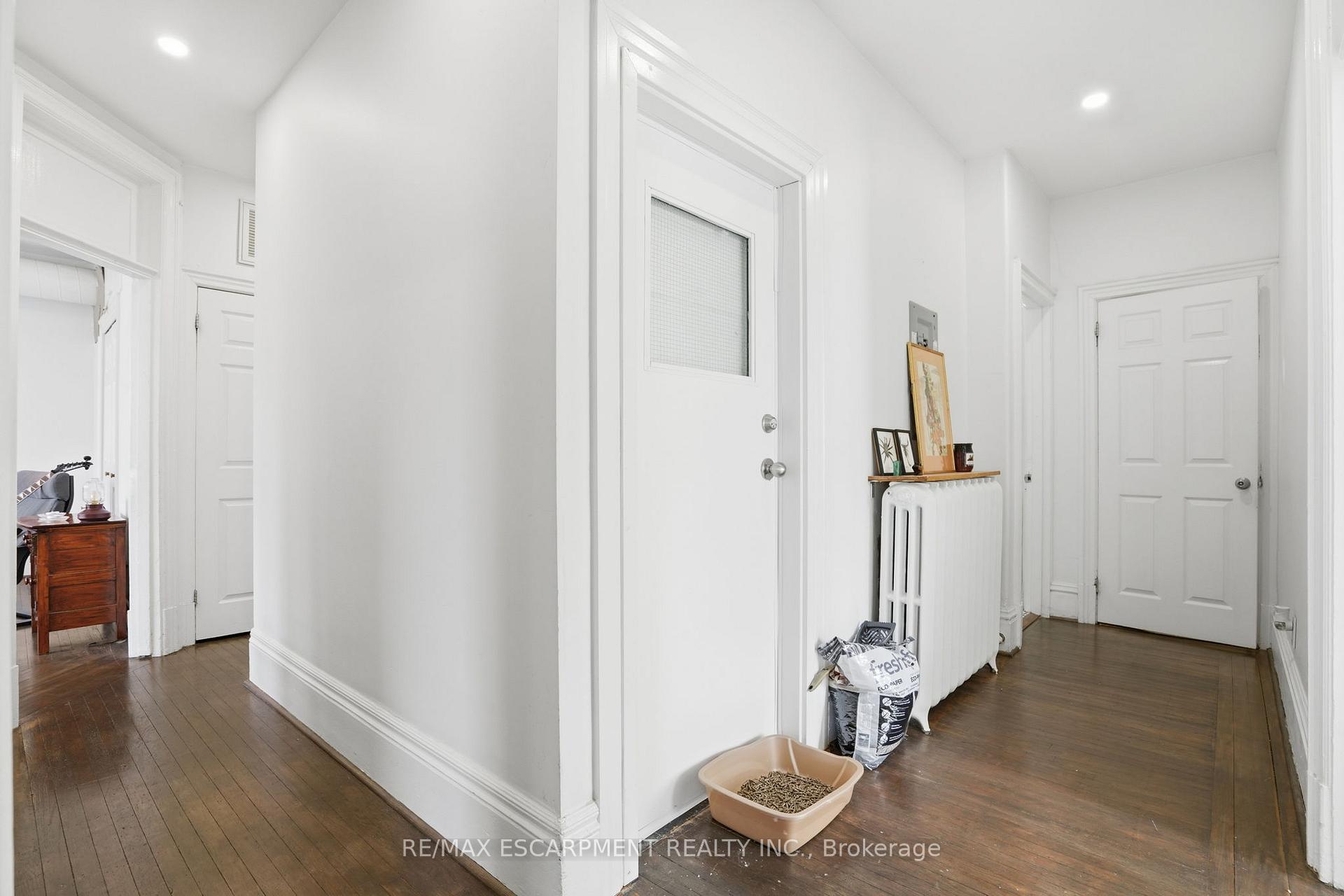 Photo 28 of 147 Emerald Street S, Hamilton, Stinson — HOMEH