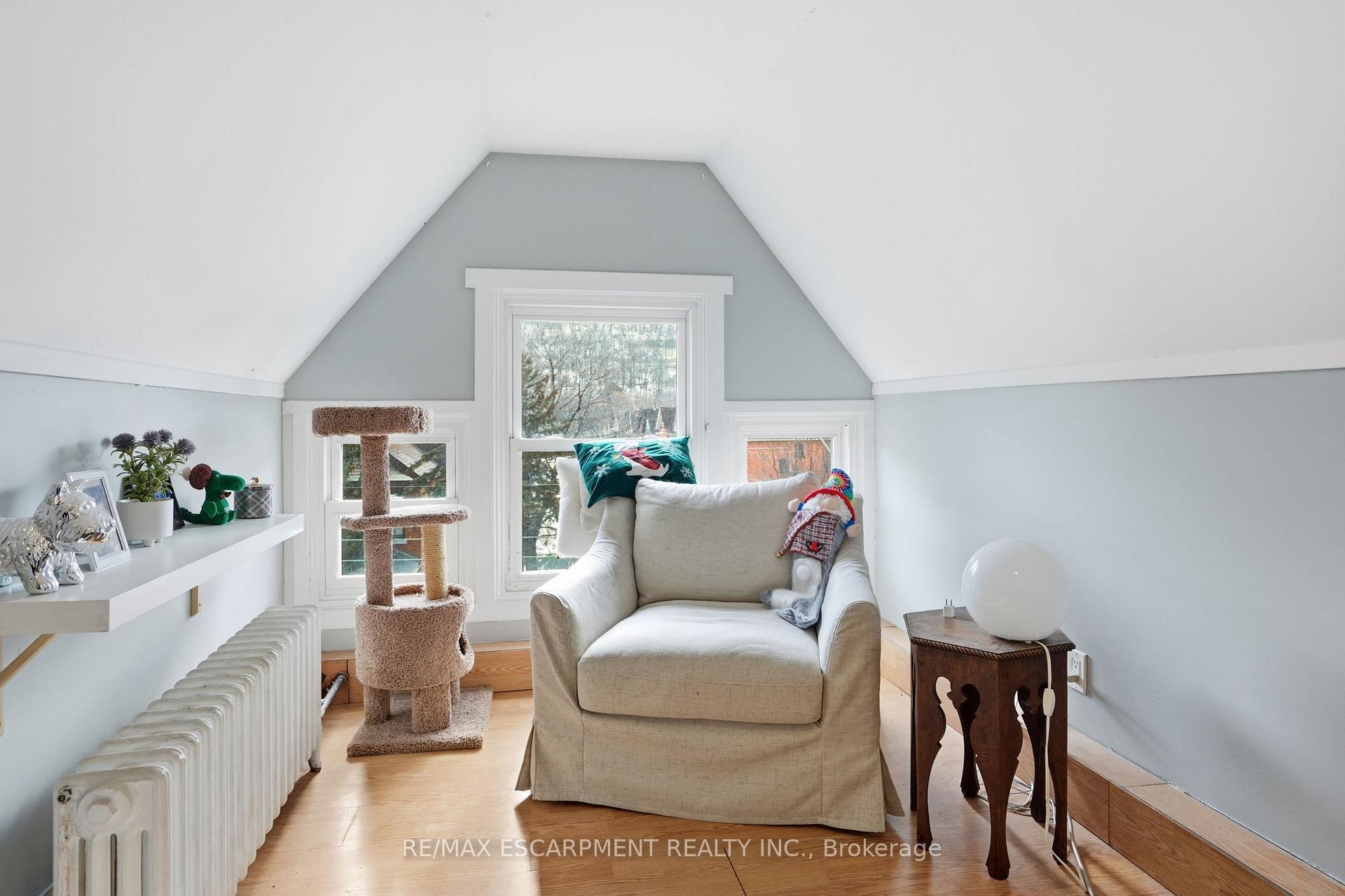 Photo 34 of 147 Emerald Street S, Hamilton, Stinson — HOMEH