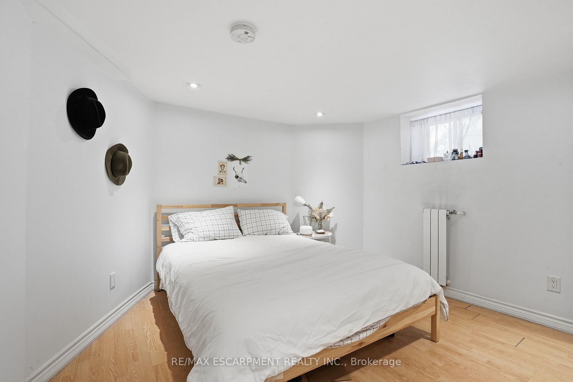 Photo 48 of 147 Emerald Street S, Hamilton, Stinson — HOMEH