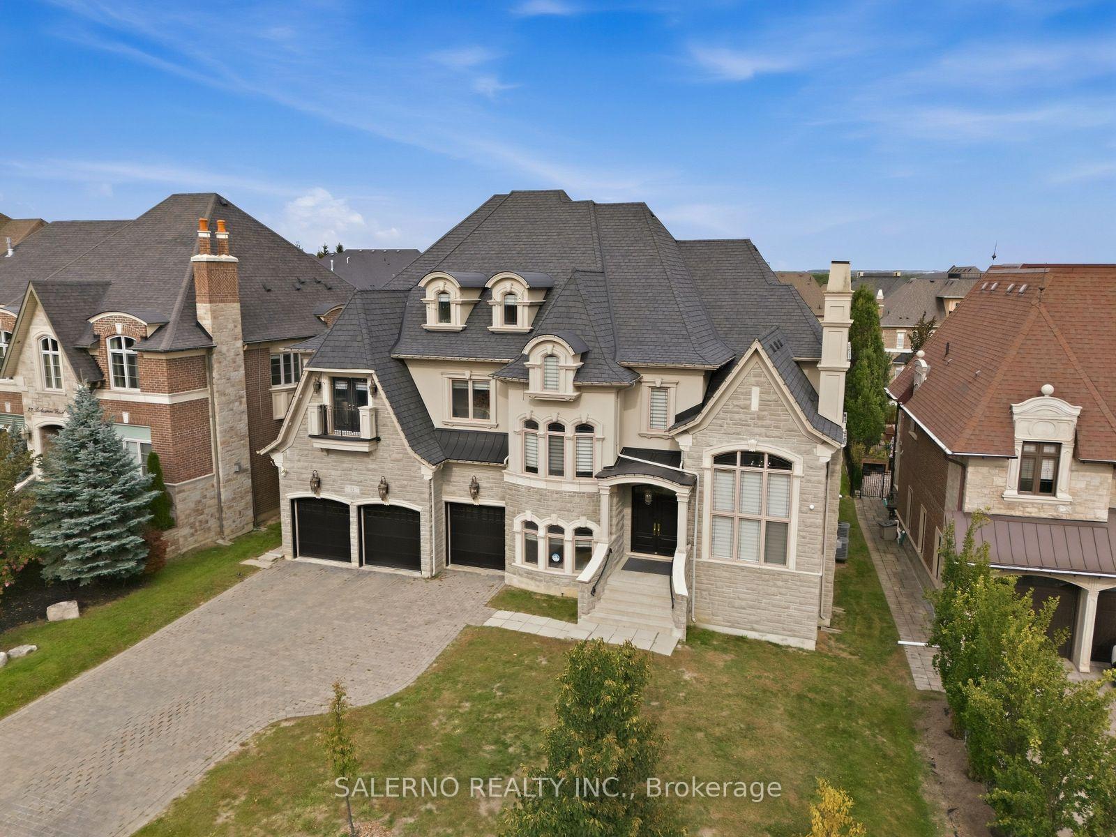 Photo 3 of 21 Autumn Wind Court, Vaughan, Kleinburg — HOMEH