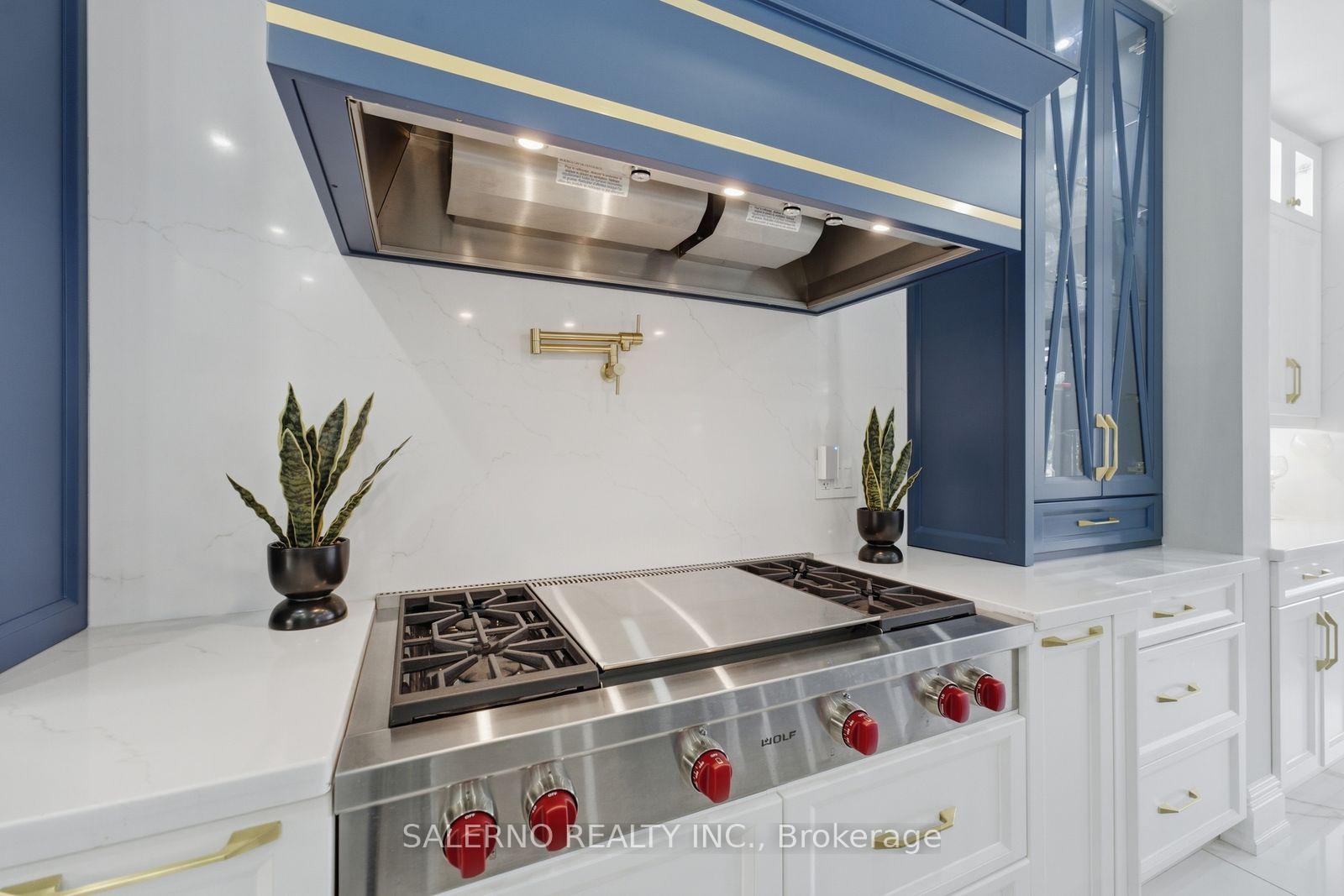 Photo 12 of 21 Autumn Wind Court, Vaughan, Kleinburg — HOMEH