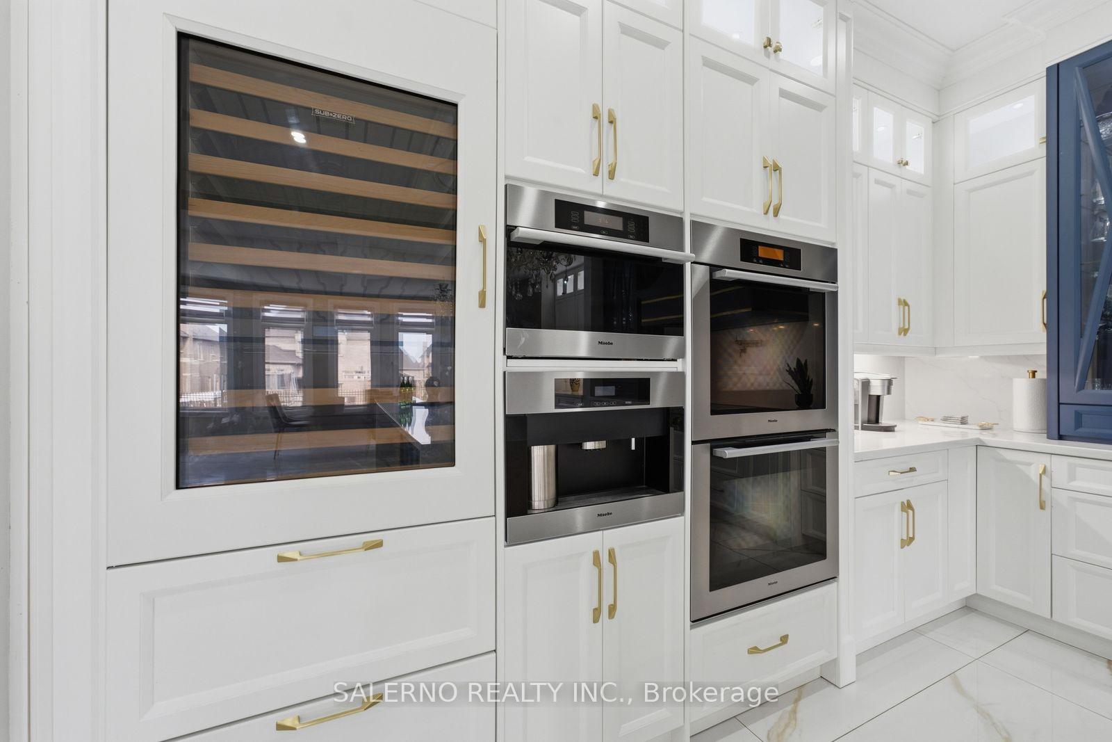 Photo 13 of 21 Autumn Wind Court, Vaughan, Kleinburg — HOMEH