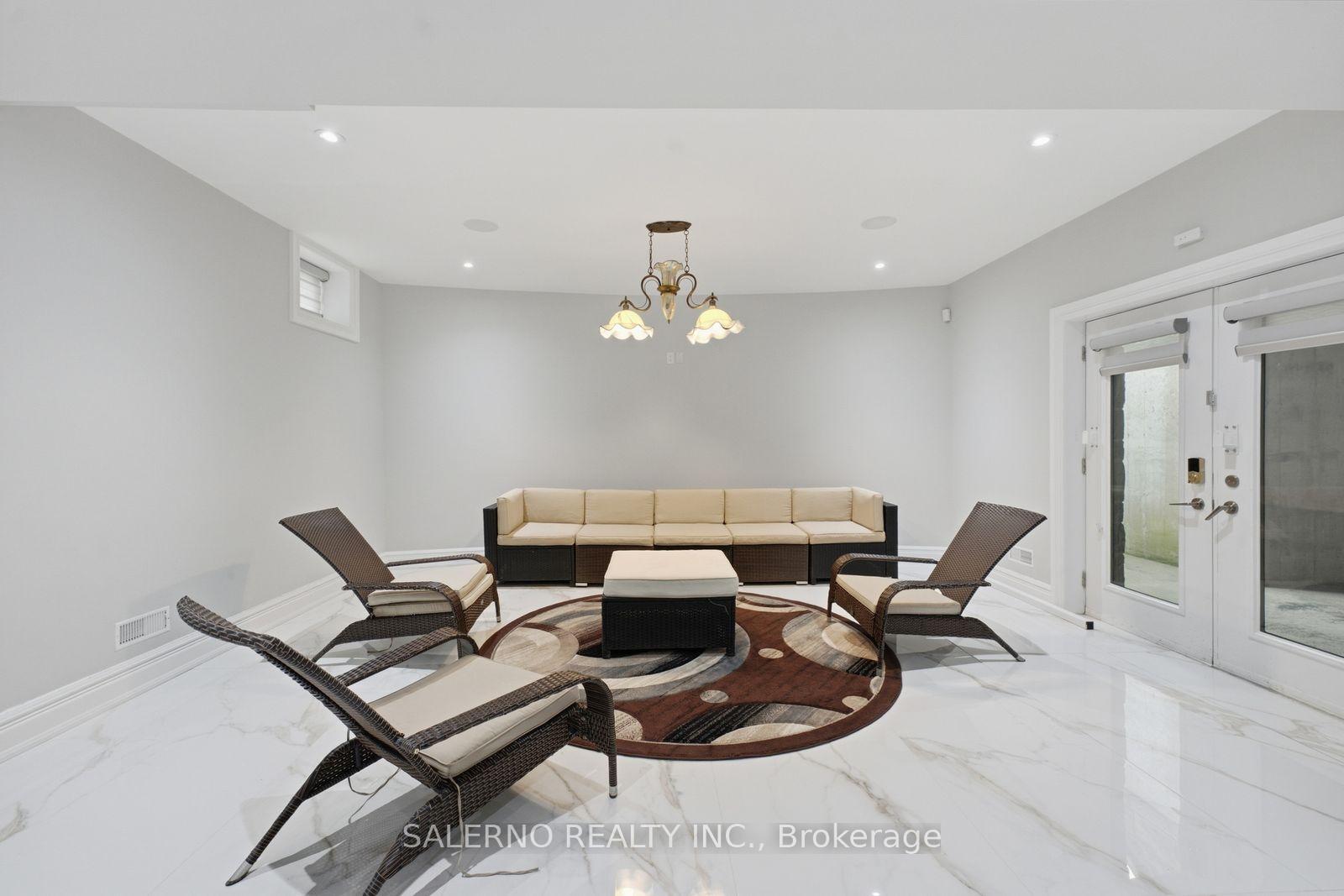Photo 38 of 21 Autumn Wind Court, Vaughan, Kleinburg — HOMEH