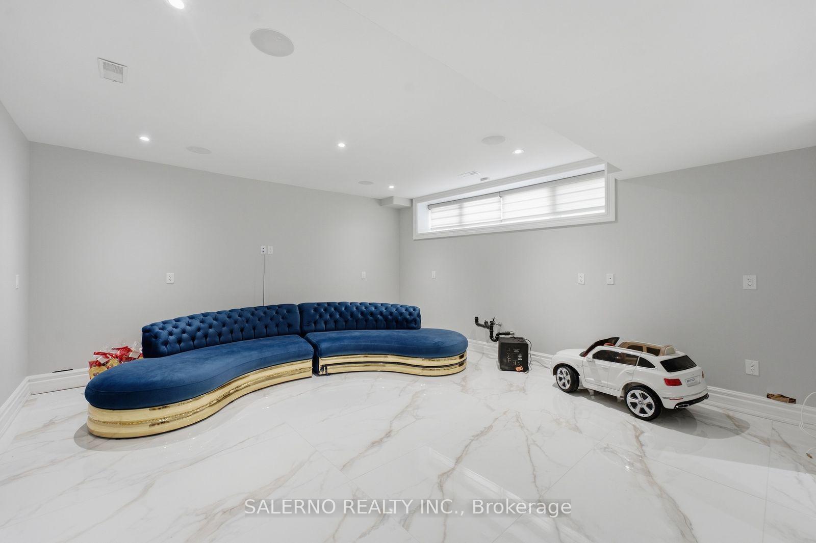 Photo 39 of 21 Autumn Wind Court, Vaughan, Kleinburg — HOMEH