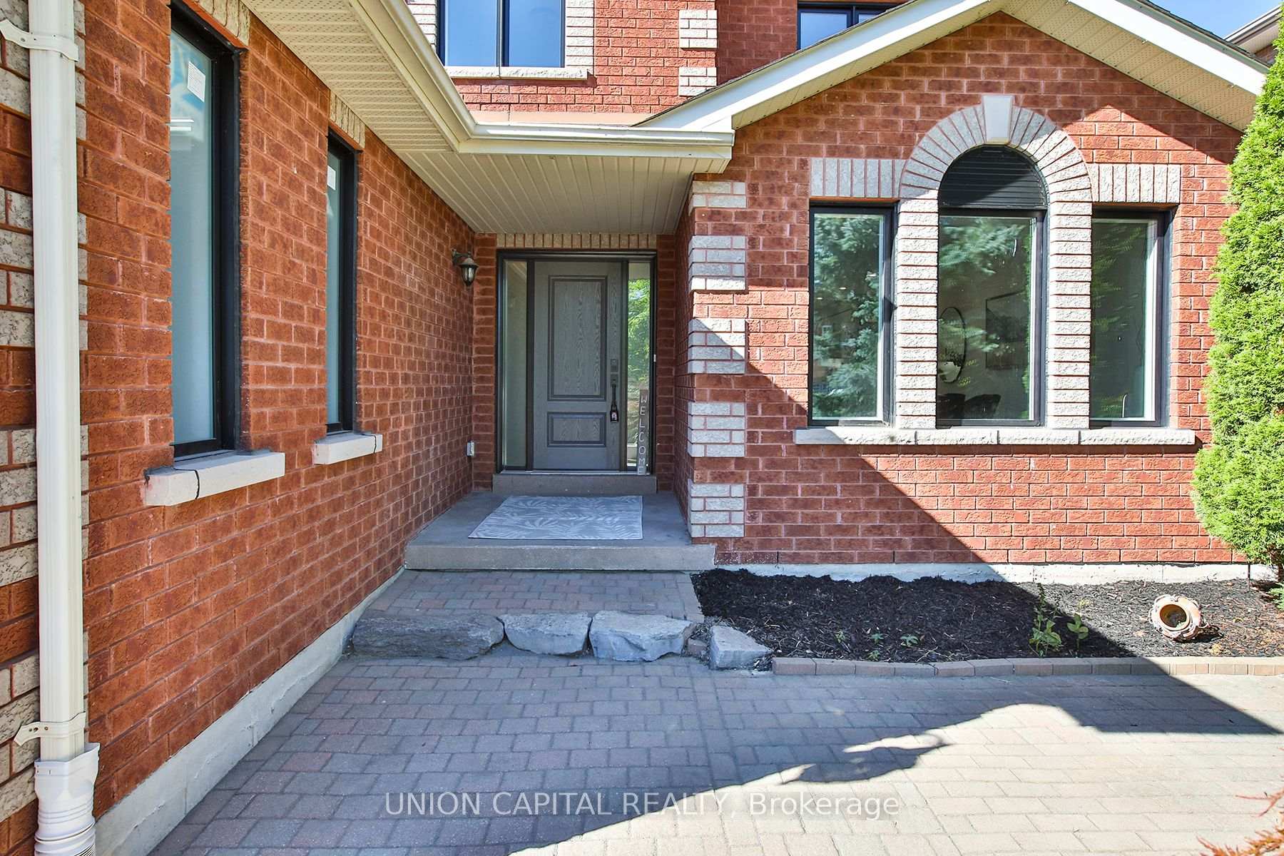 Photo 3 of 42 Bambi Crescent, Georgina, Keswick South — HOMEH