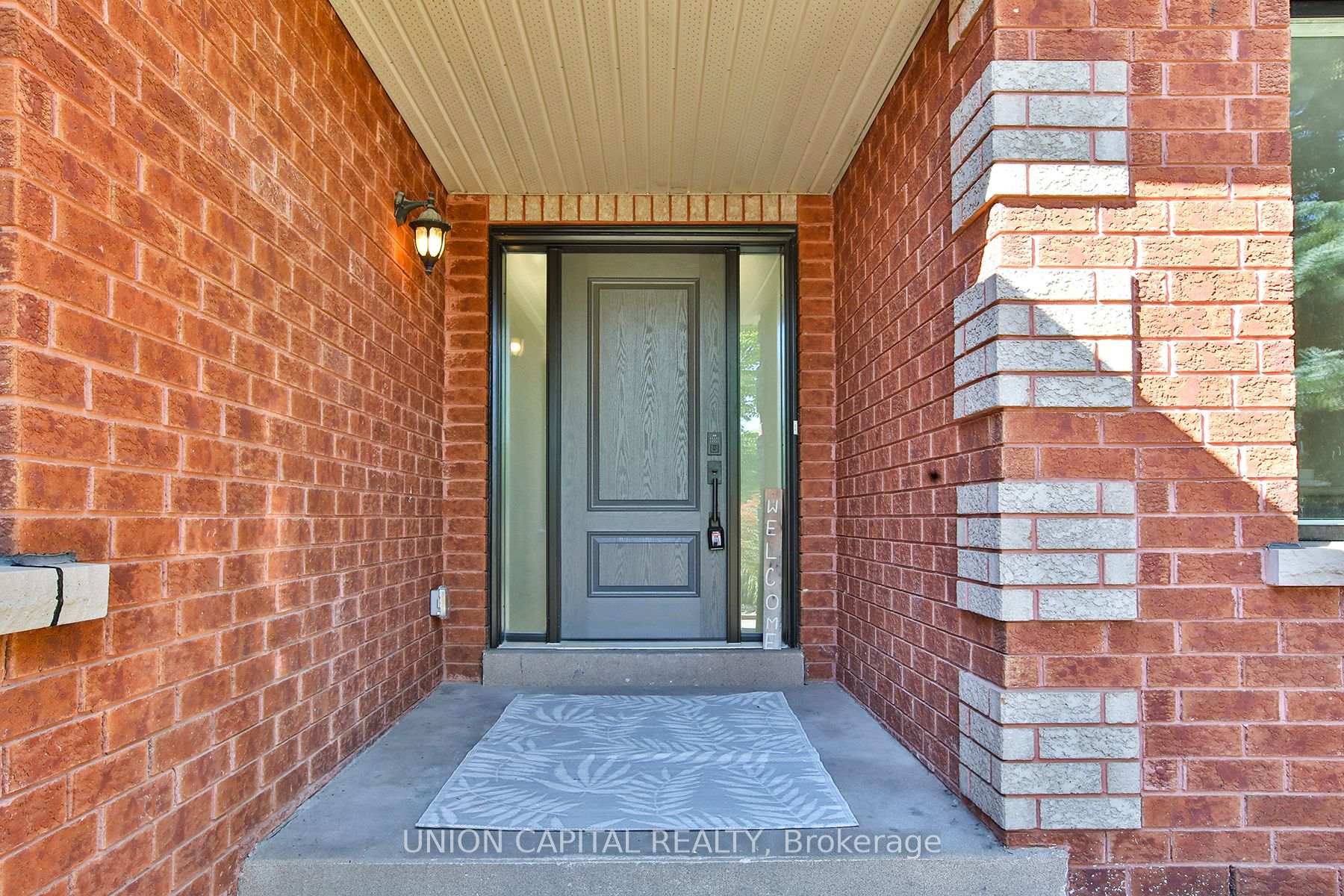 Photo 4 of 42 Bambi Crescent, Georgina, Keswick South — HOMEH